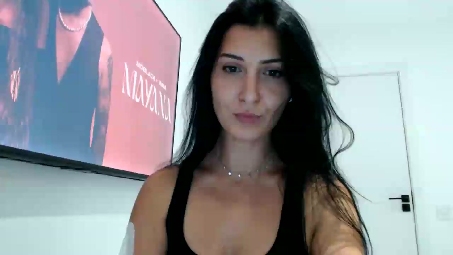 Gallery image thumbnail from ReyInna's myfreecams stream on, 09/04/2026, 17:07 image 15 of 20