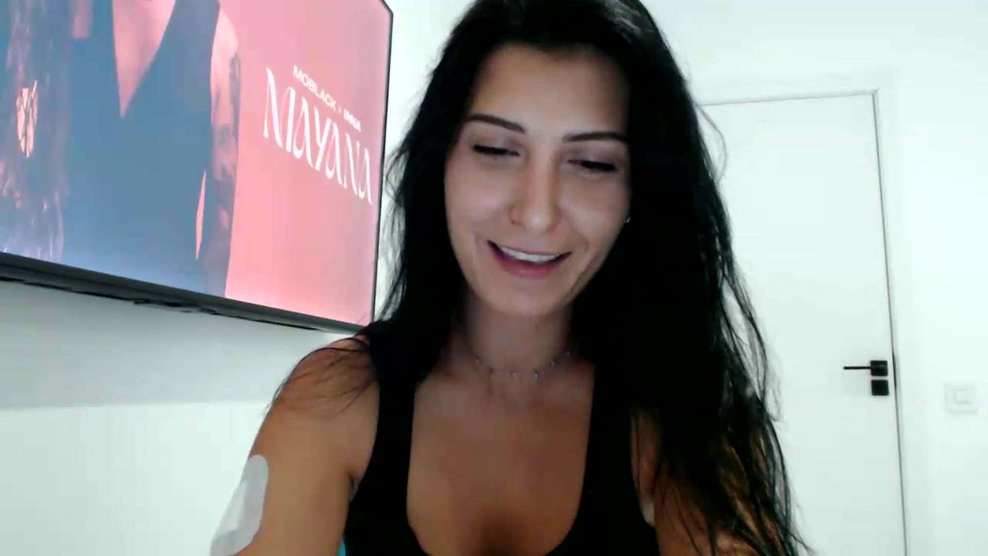Gallery image thumbnail from ReyInna's myfreecams stream on, 09/04/2026, 17:07 image 17 of 20