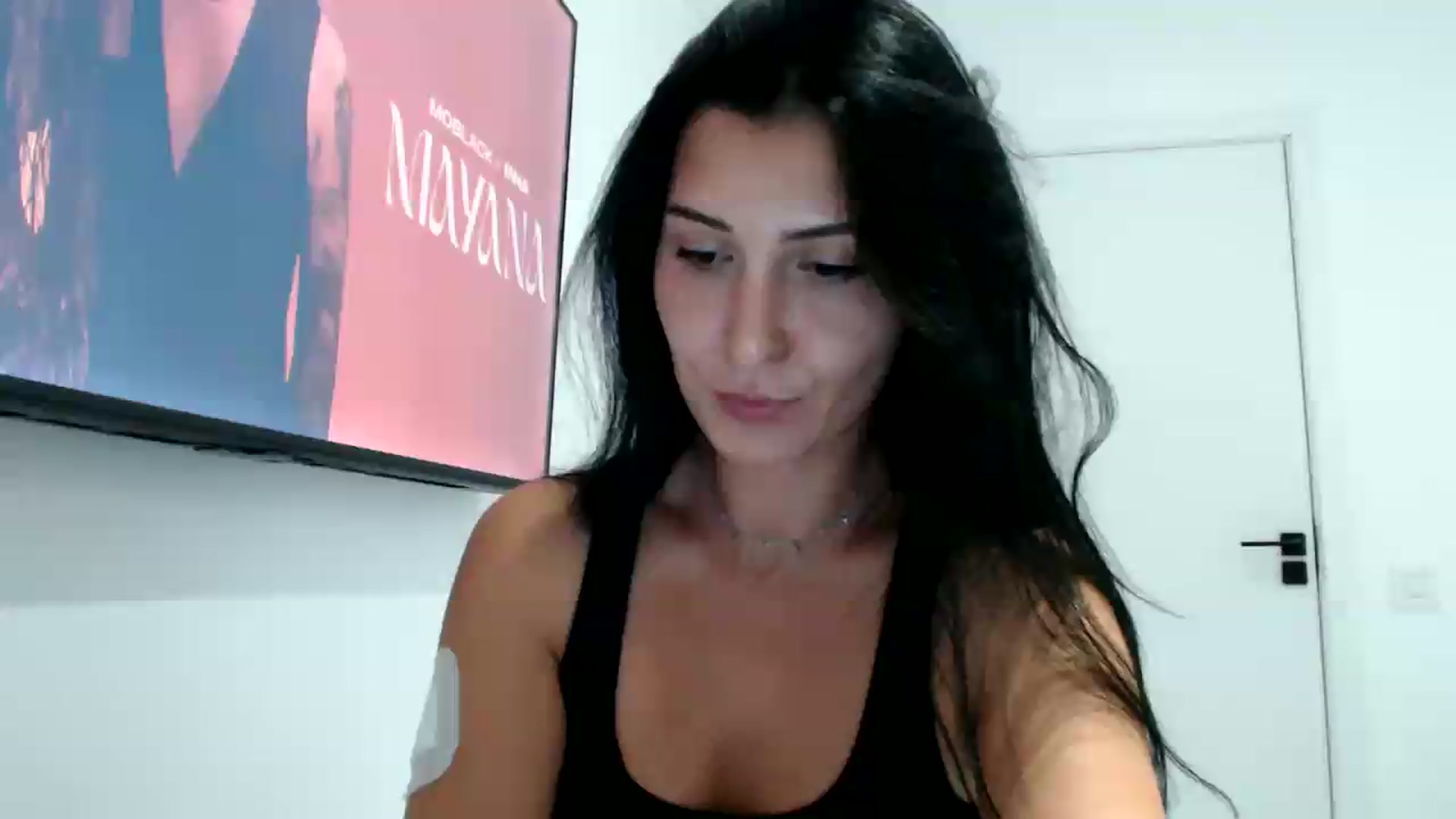 Gallery image thumbnail from ReyInna's myfreecams stream on, 09/04/2026, 17:07 image 13 of 20