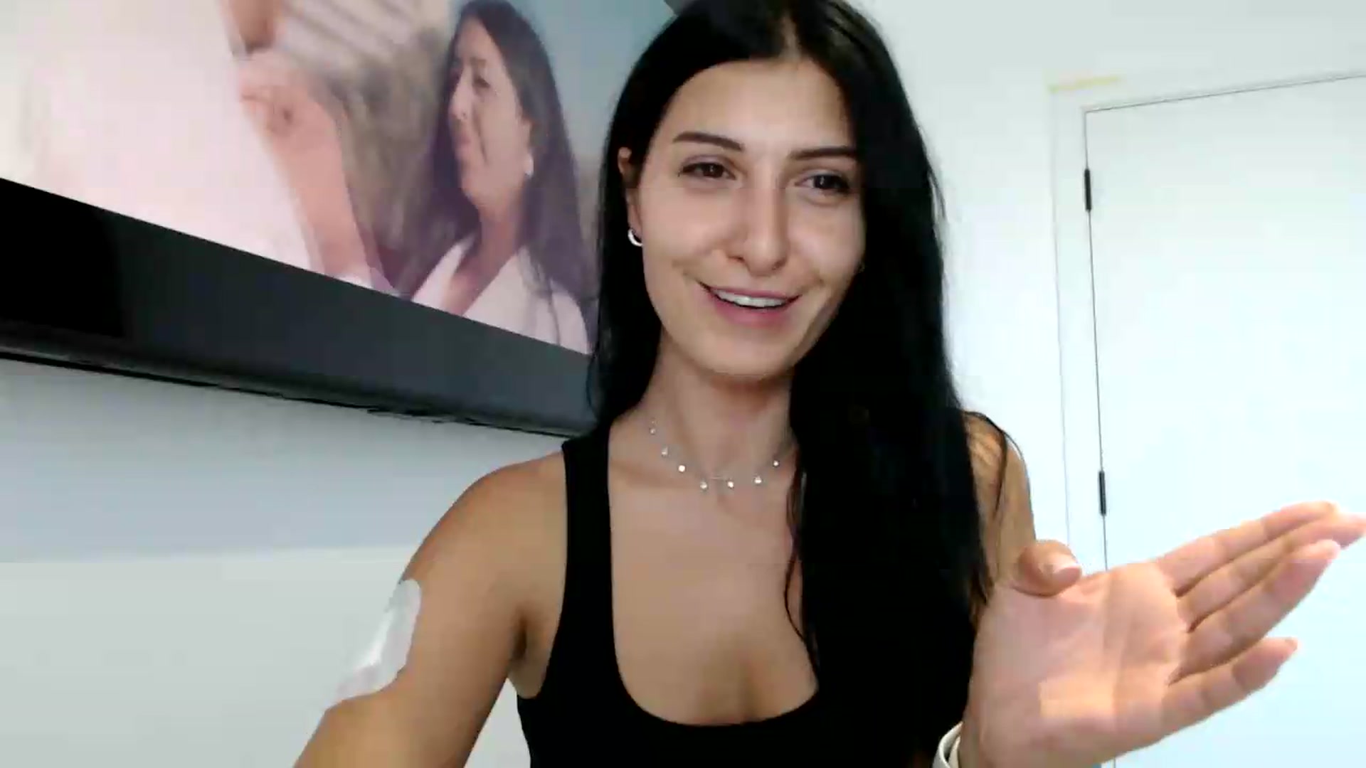 Gallery image thumbnail from ReyInna's myfreecams stream on, 09/05/2026, 09:57 image 14 of 20