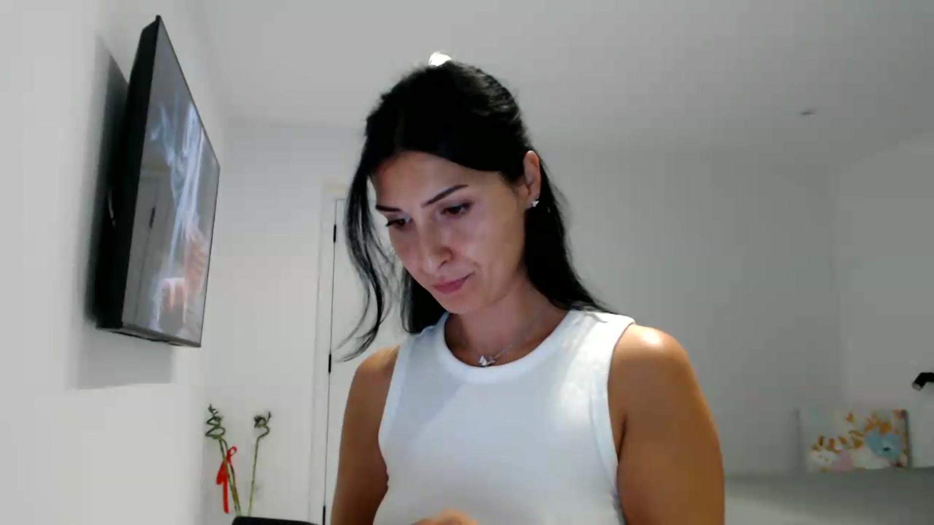 Gallery image thumbnail from ReyInna's myfreecams stream on, 09/07/2026, 18:14 image 4 of 20