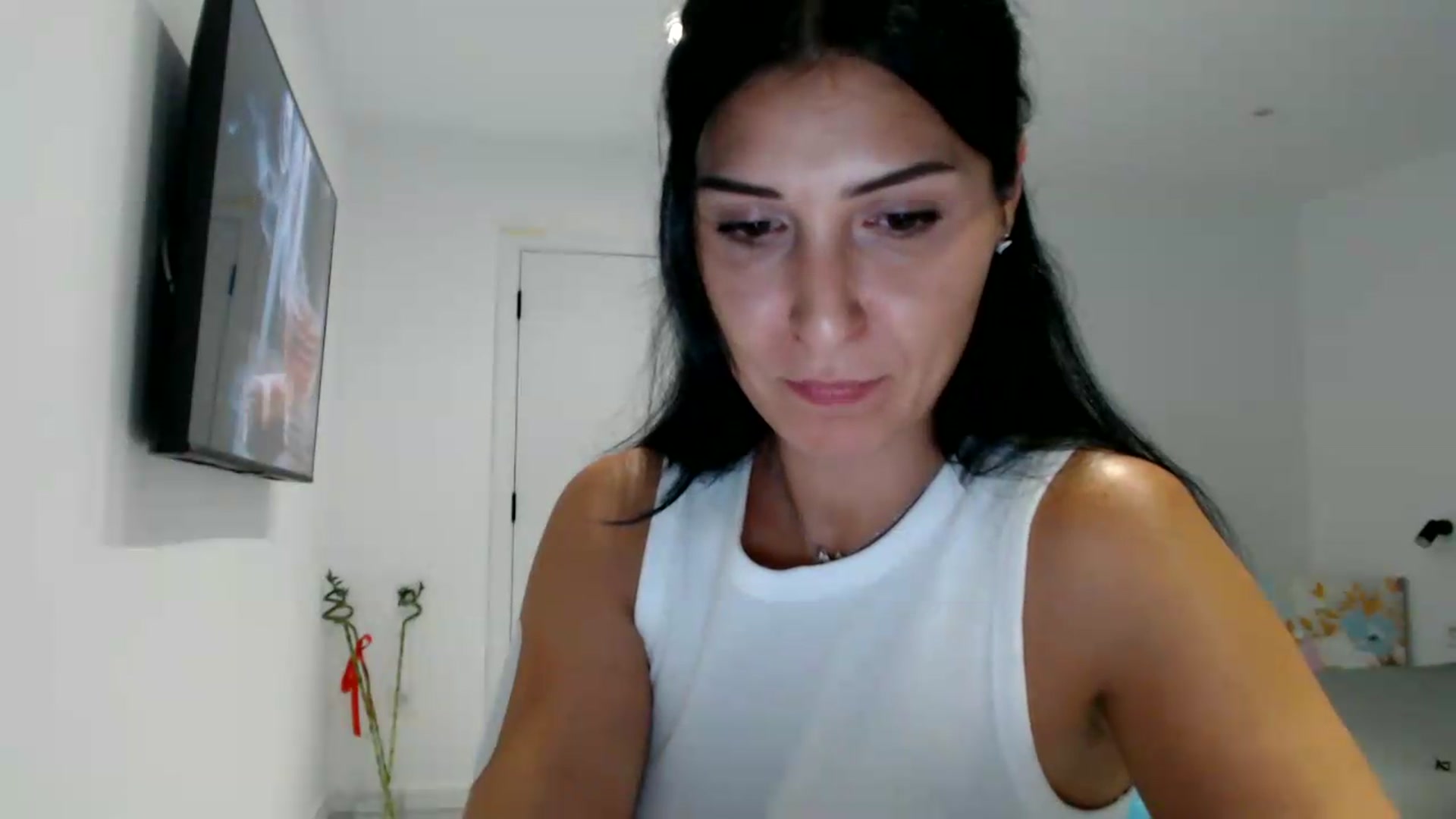 Gallery image thumbnail from ReyInna's myfreecams stream on, 09/07/2026, 18:14 image 12 of 20