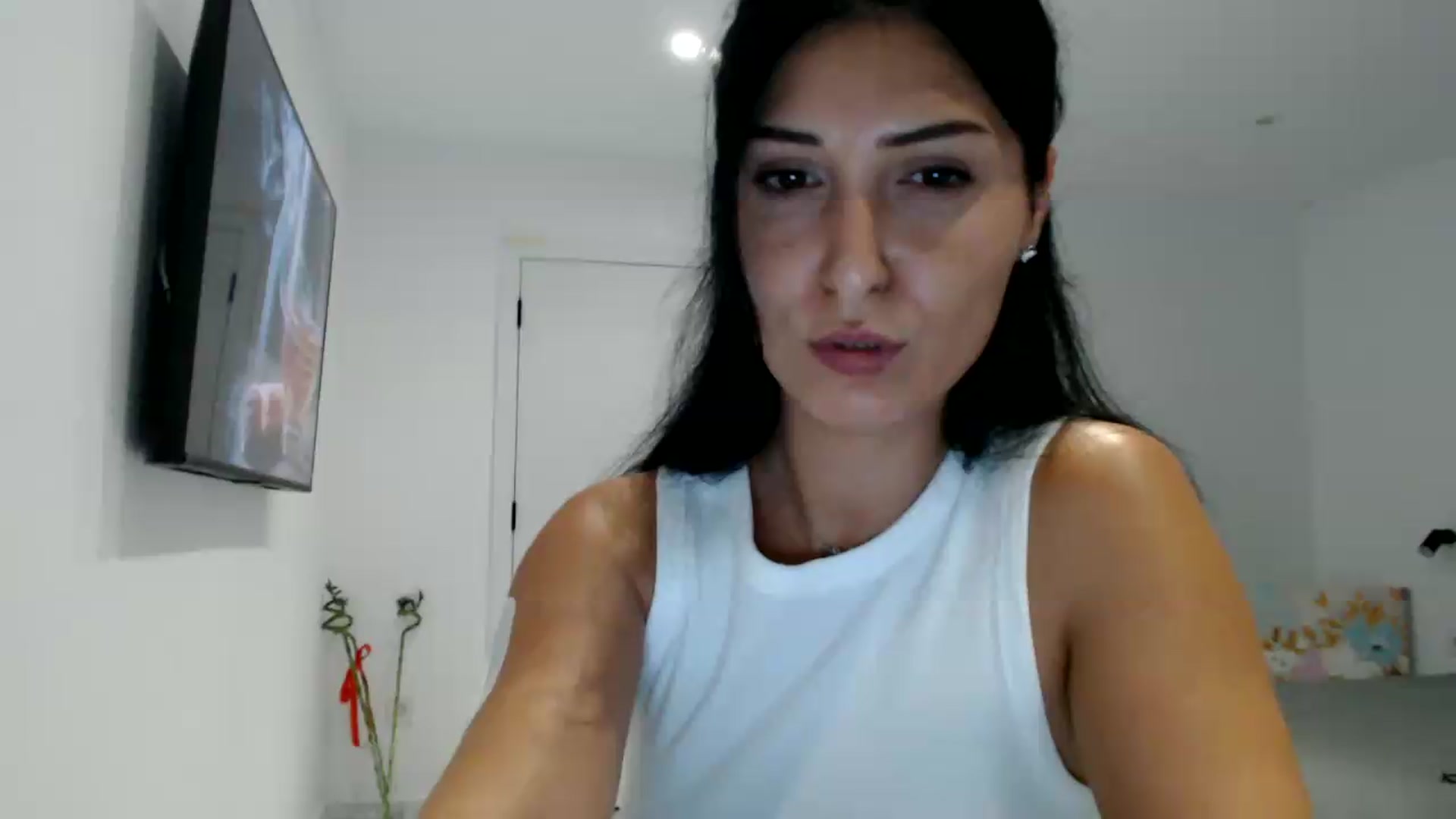 Gallery image thumbnail from ReyInna's myfreecams stream on, 09/07/2026, 18:14 image 9 of 20