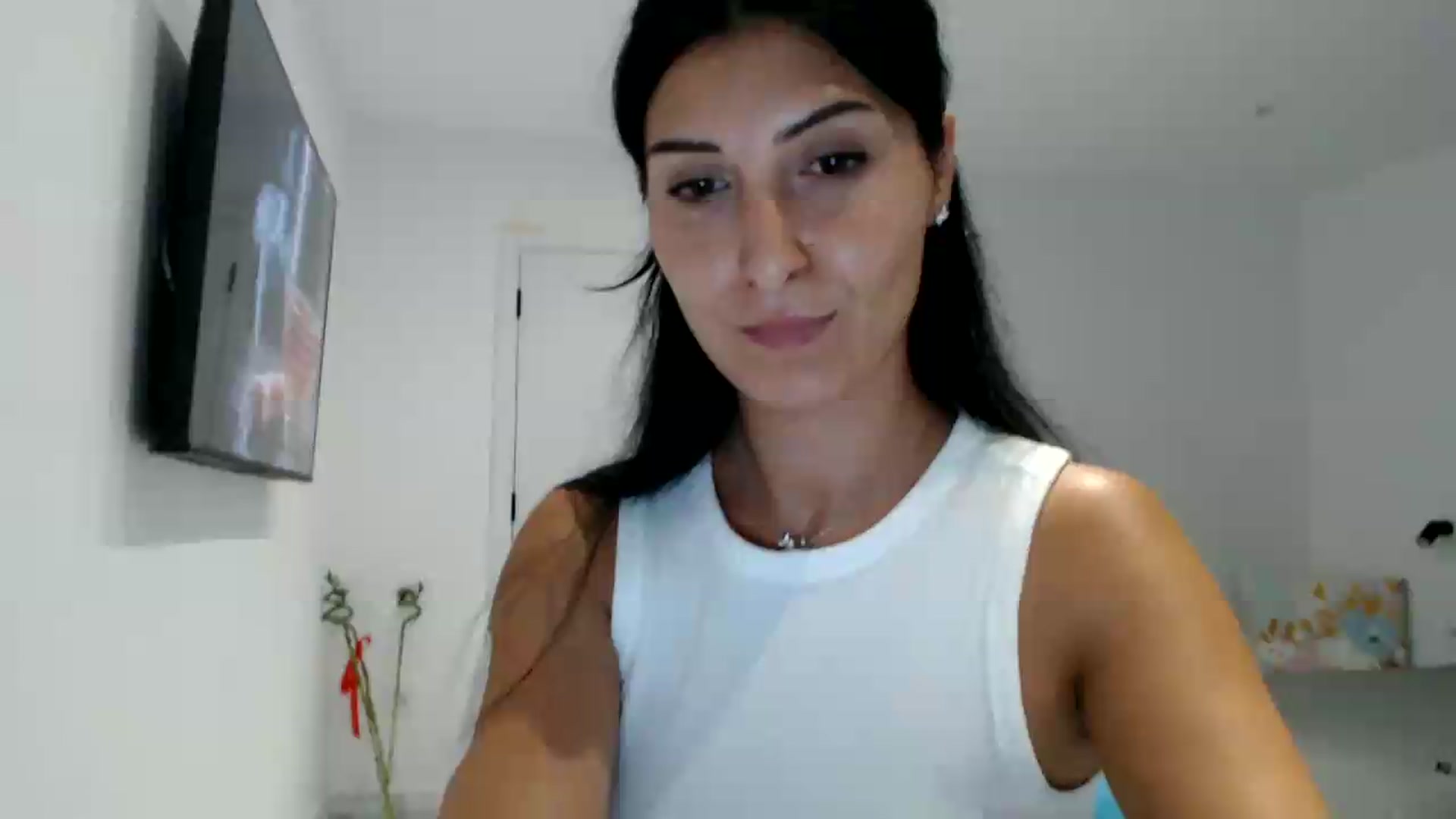 Gallery image thumbnail from ReyInna's myfreecams stream on, 09/07/2026, 18:14 image 17 of 20