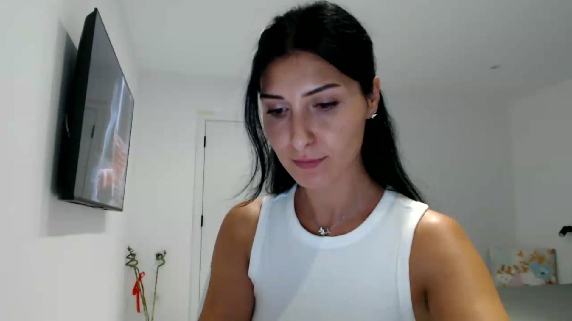 Gallery image thumbnail from ReyInna's myfreecams stream on, 09/07/2026, 18:14 image 2 of 20