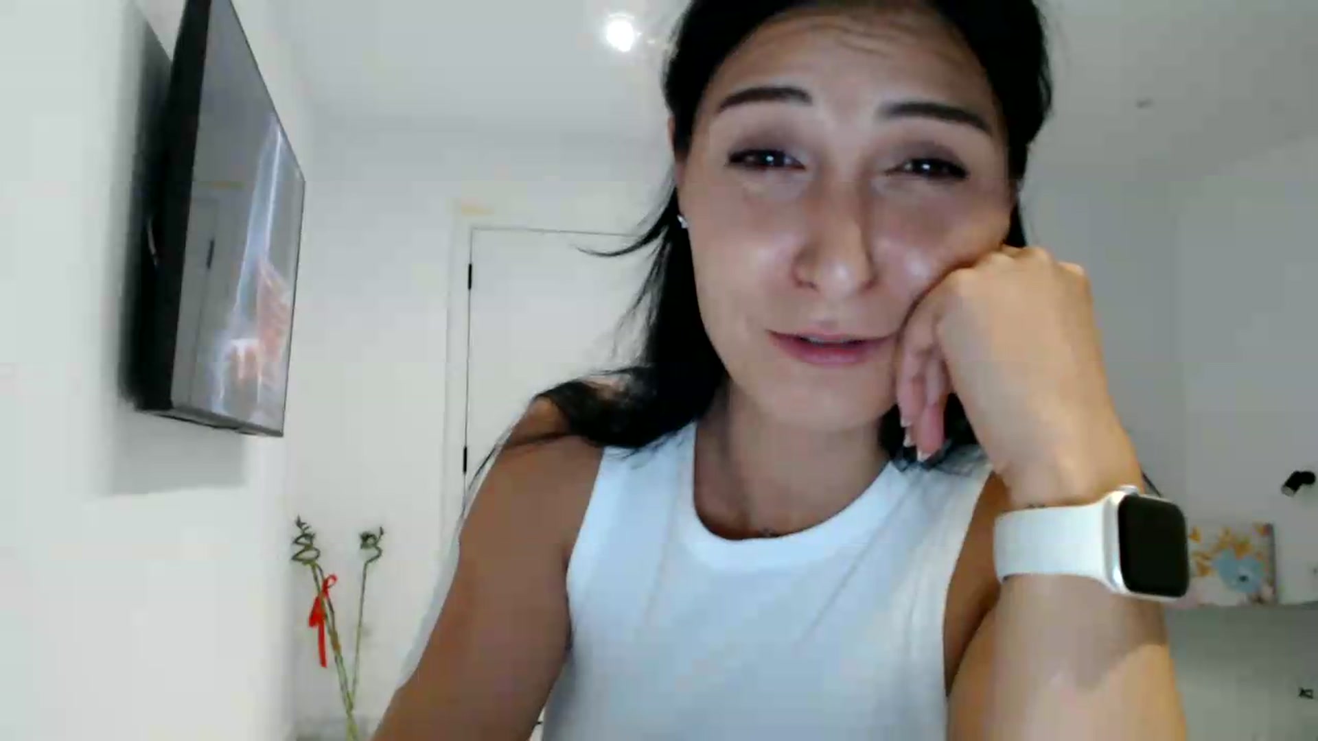 Gallery image thumbnail from ReyInna's myfreecams stream on, 09/07/2026, 18:14 image 14 of 20