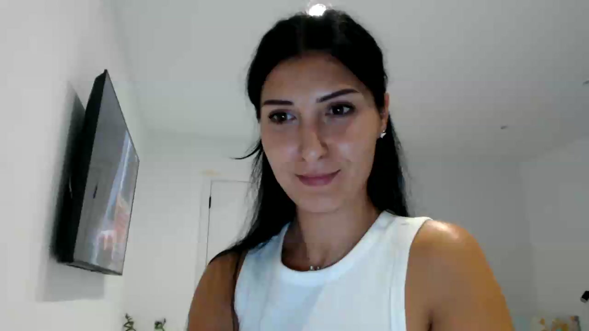 Gallery image thumbnail from ReyInna's myfreecams stream on, 09/07/2026, 18:14 image 19 of 20