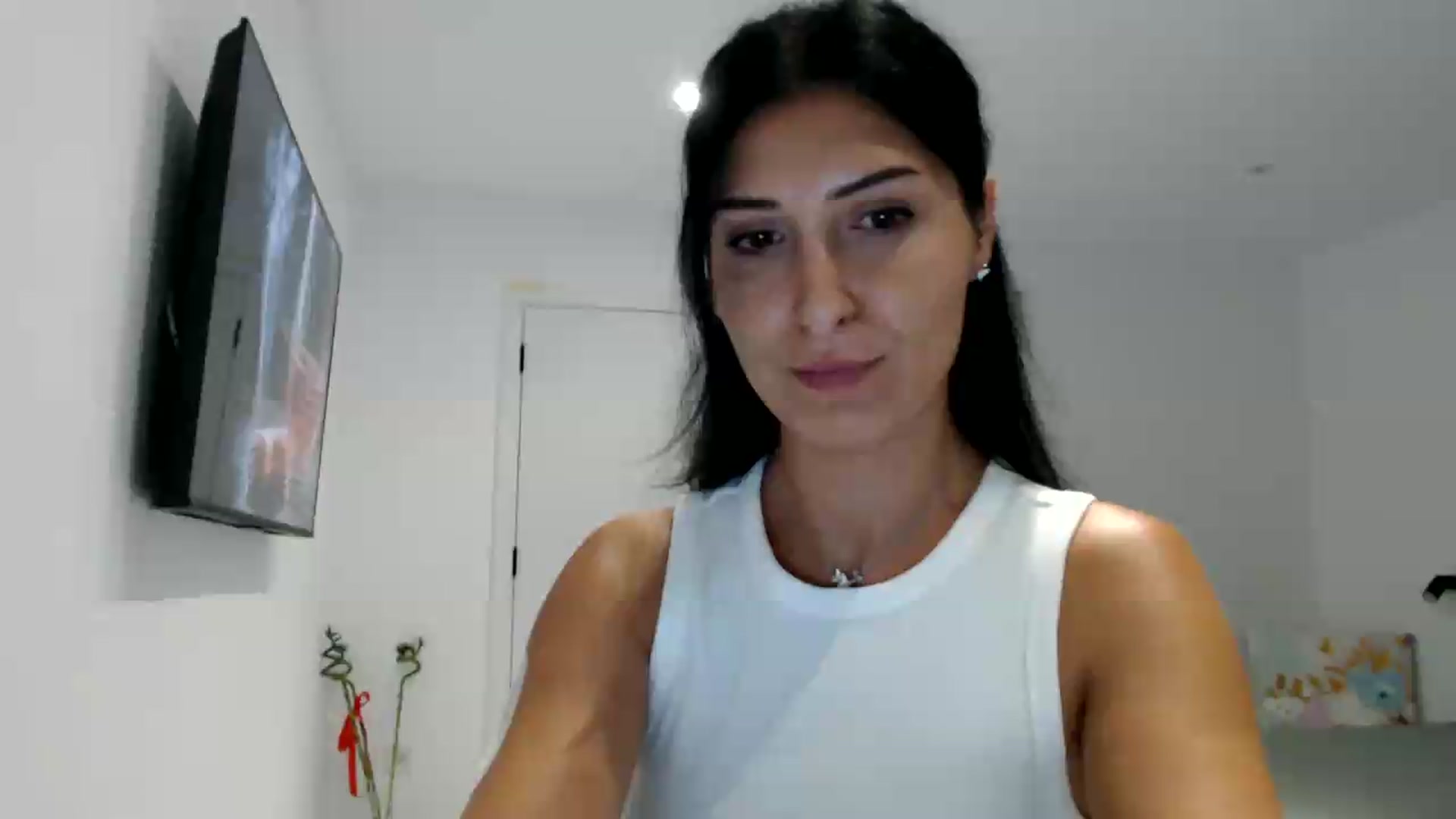 Gallery image thumbnail from ReyInna's myfreecams stream on, 09/07/2026, 18:14 image 1 of 20