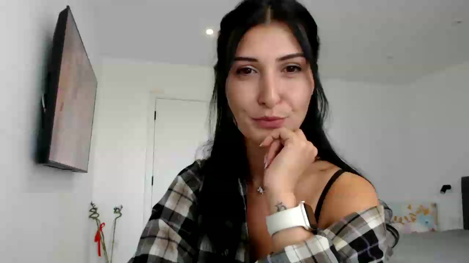 Gallery image thumbnail from ReyInna's myfreecams stream on, 09/08/2026, 10:17 image 9 of 20