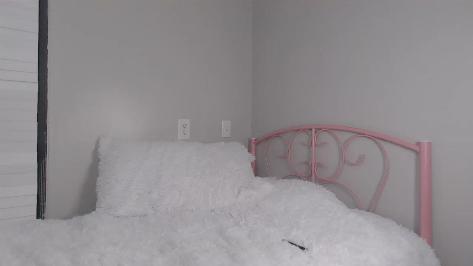 Gallery image thumbnail from Rhealustlove's myfreecams stream on, 02/12/2023, 09:11 image 2 of 20
