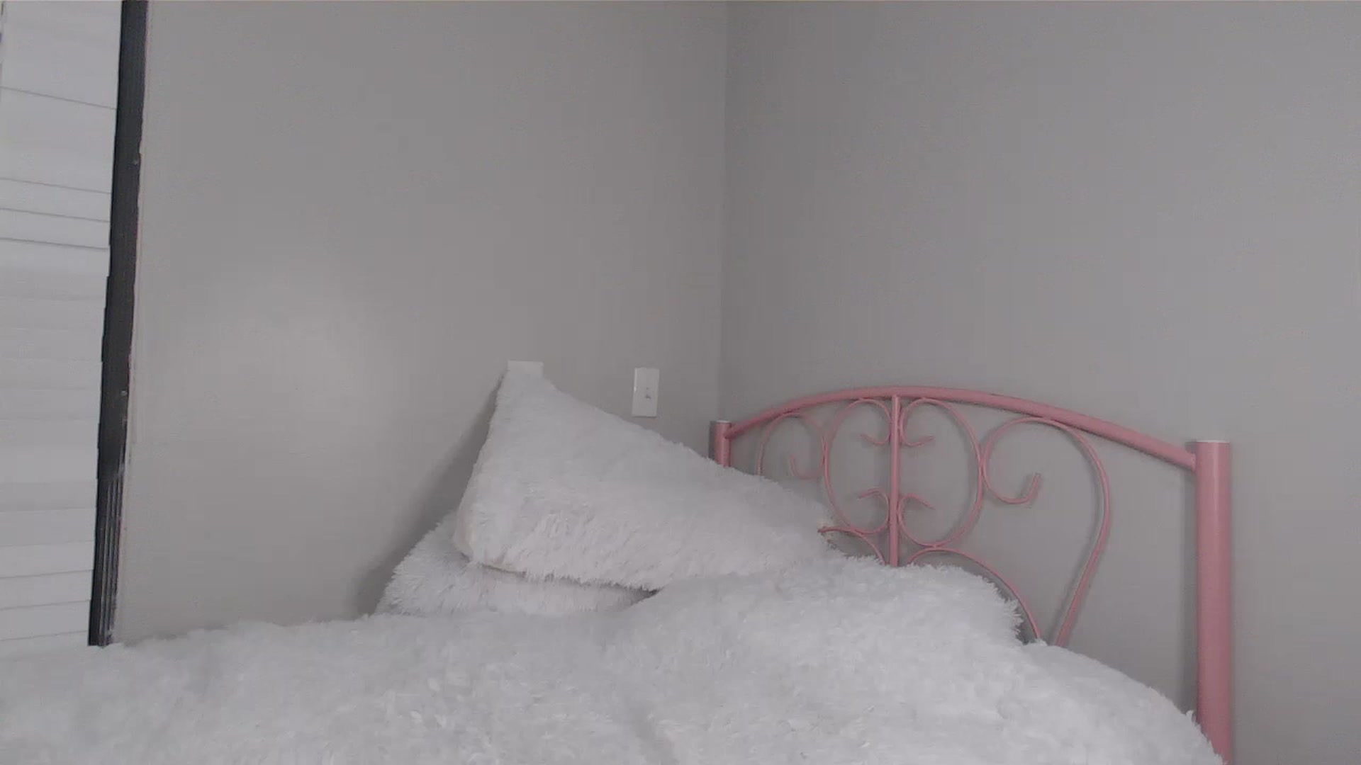 Gallery image thumbnail from Rhealustlove's myfreecams stream on, 02/15/2023, 08:20 image 13 of 20