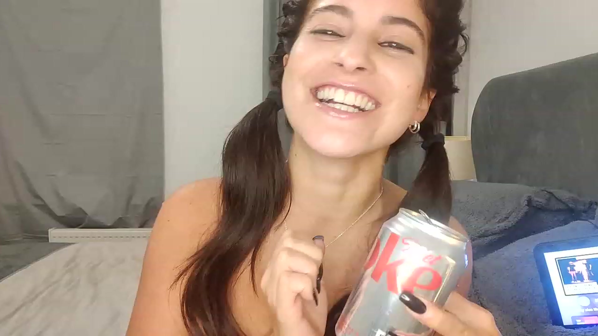 Gallery image thumbnail from RiaMartinez's myfreecams stream on, 11/23/2022, 02:36 image 12 of 20