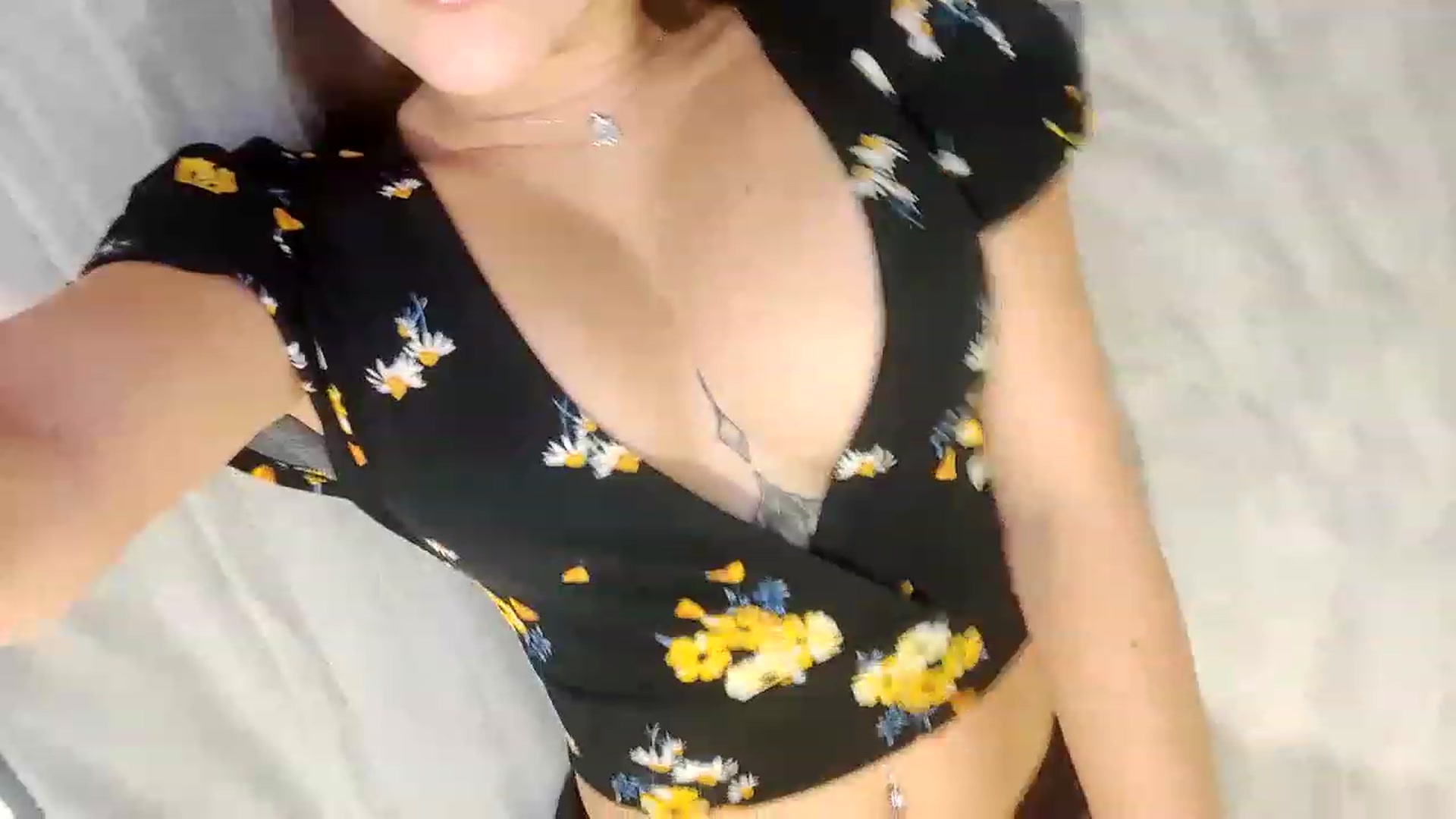 Gallery image thumbnail from RiaMartinez's myfreecams stream on, 05/05/2023, 24:53 image 7 of 20
