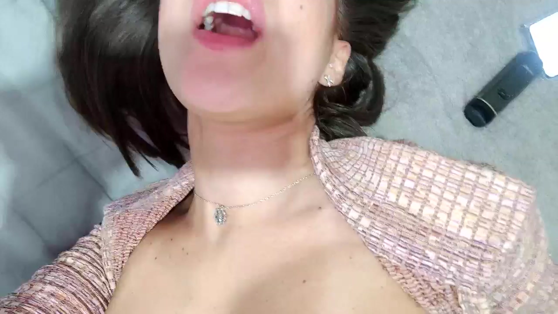 Gallery image thumbnail from RiaMartinez's myfreecams stream on, 01/04/2026, 03:57 image 12 of 20