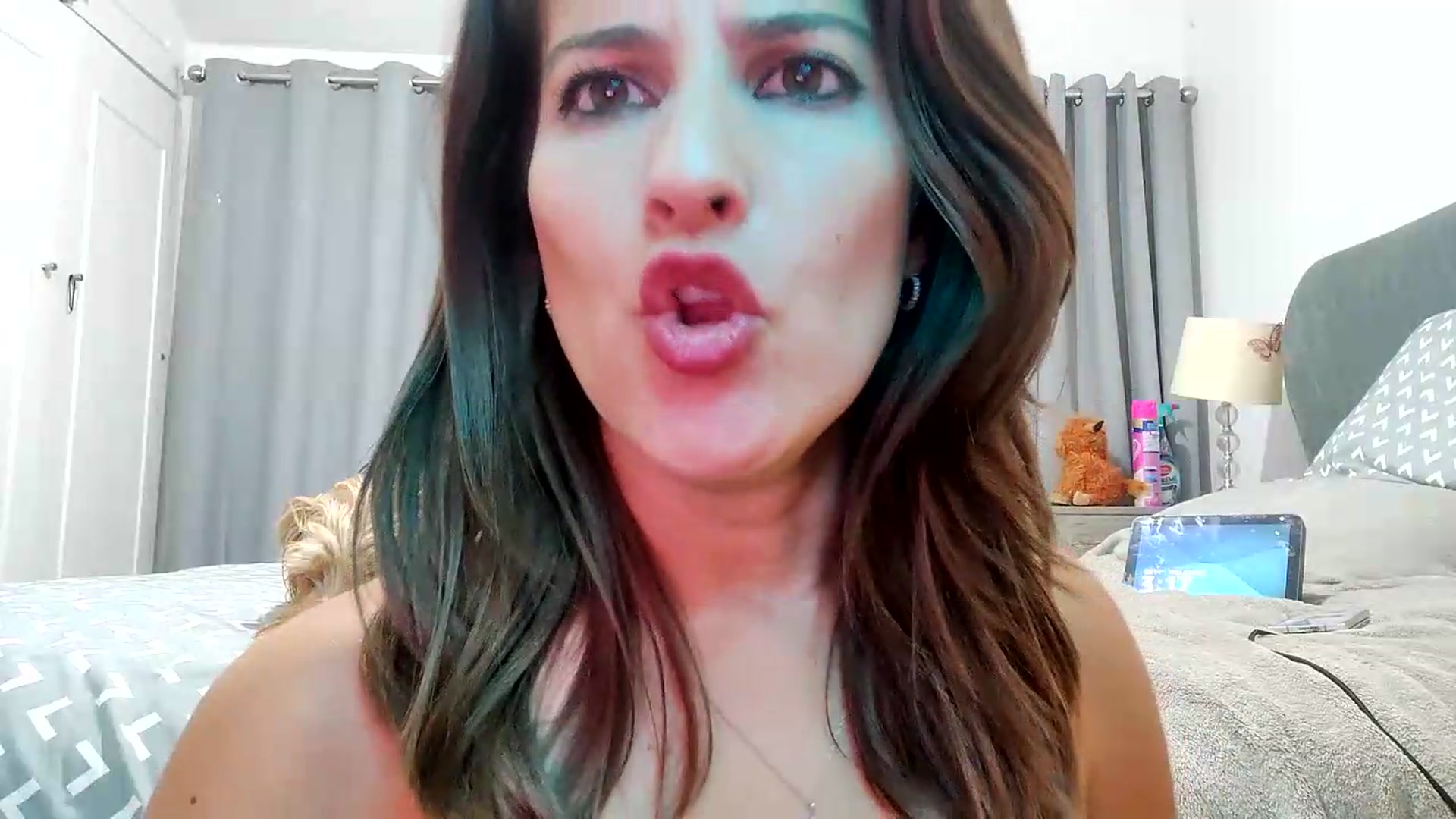 Gallery image thumbnail from RiaMartinez's myfreecams stream on, 08/20/2026, 03:11 image 15 of 20