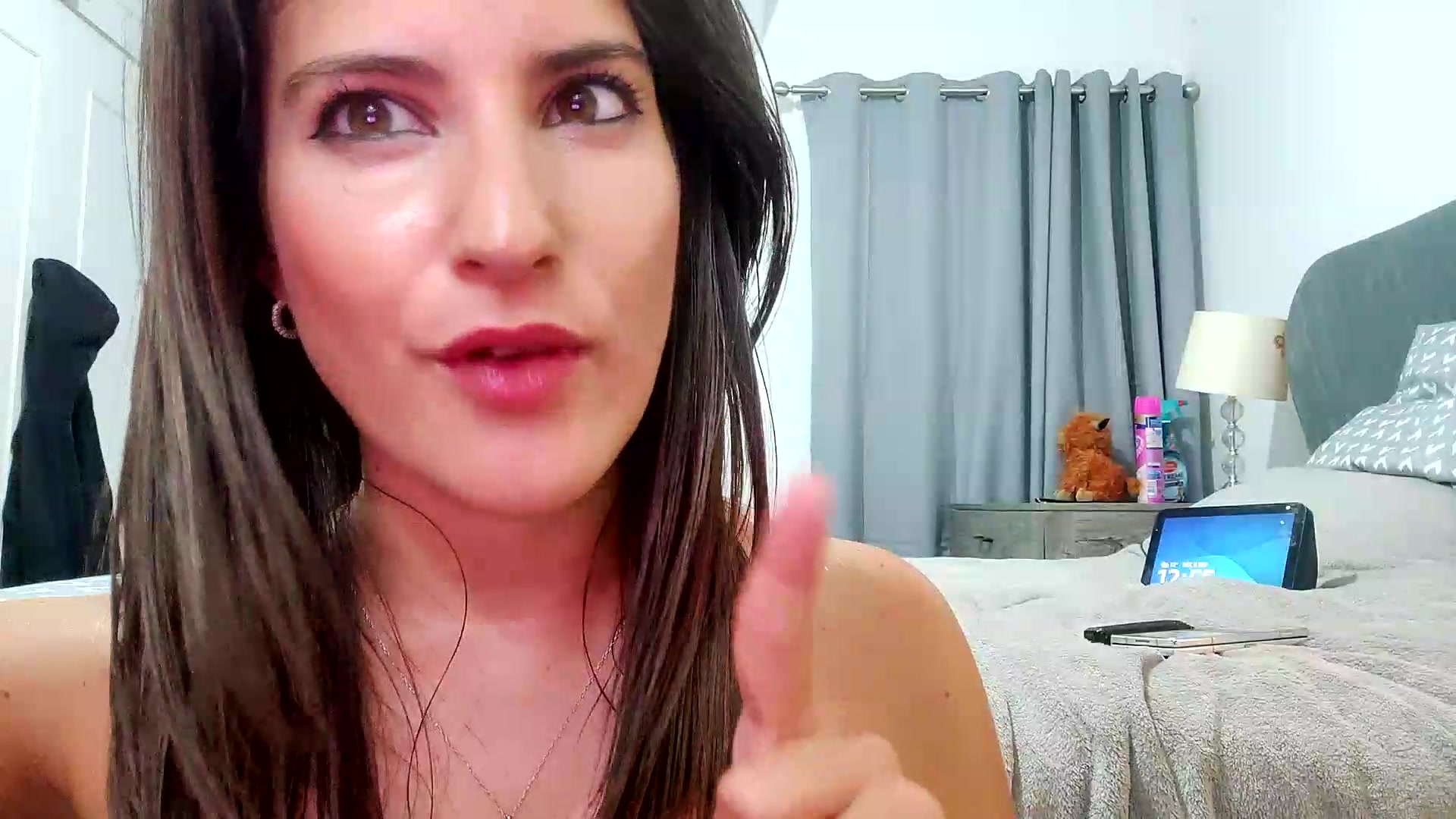 Gallery image thumbnail from RiaMartinez's myfreecams stream on, 09/05/2026, 24:53 image 13 of 20