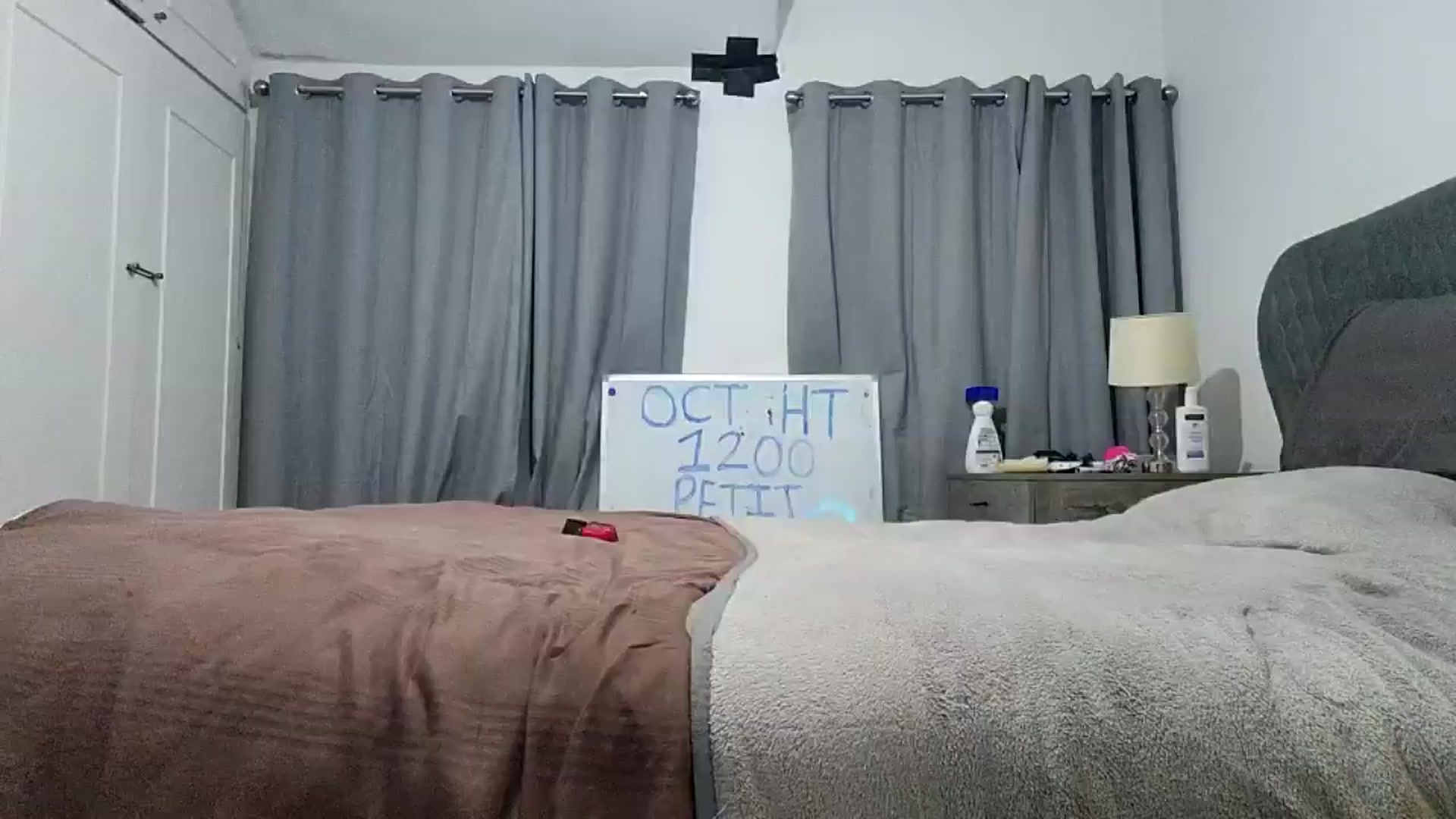 Gallery image thumbnail from RiaOnRerun's myfreecams stream on, 10/15/2024, 23:58 image 6 of 20