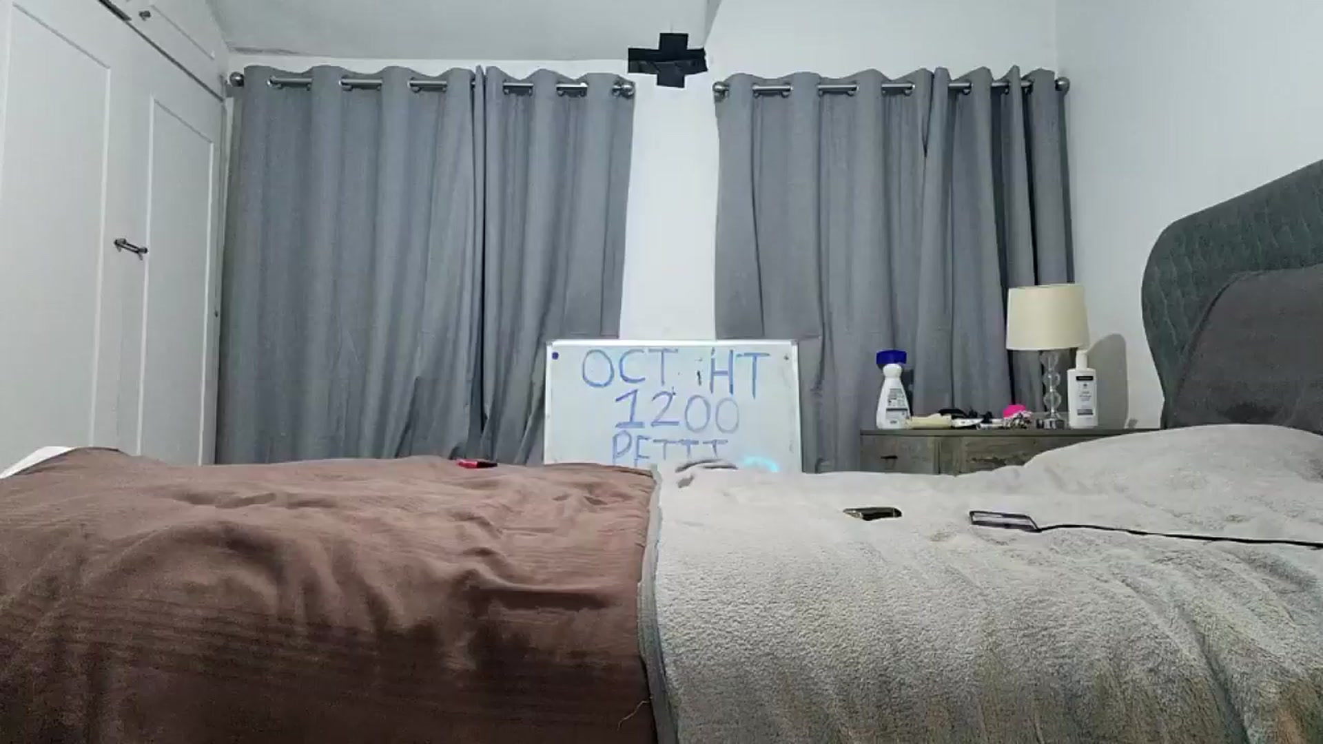 Gallery image thumbnail from RiaOnRerun's myfreecams stream on, 10/16/2024, 04:04 image 12 of 20