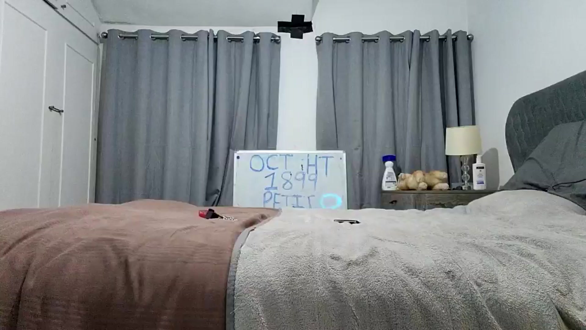 Gallery image thumbnail from RiaOnRerun's myfreecams stream on, 10/21/2024, 24:52 image 19 of 20