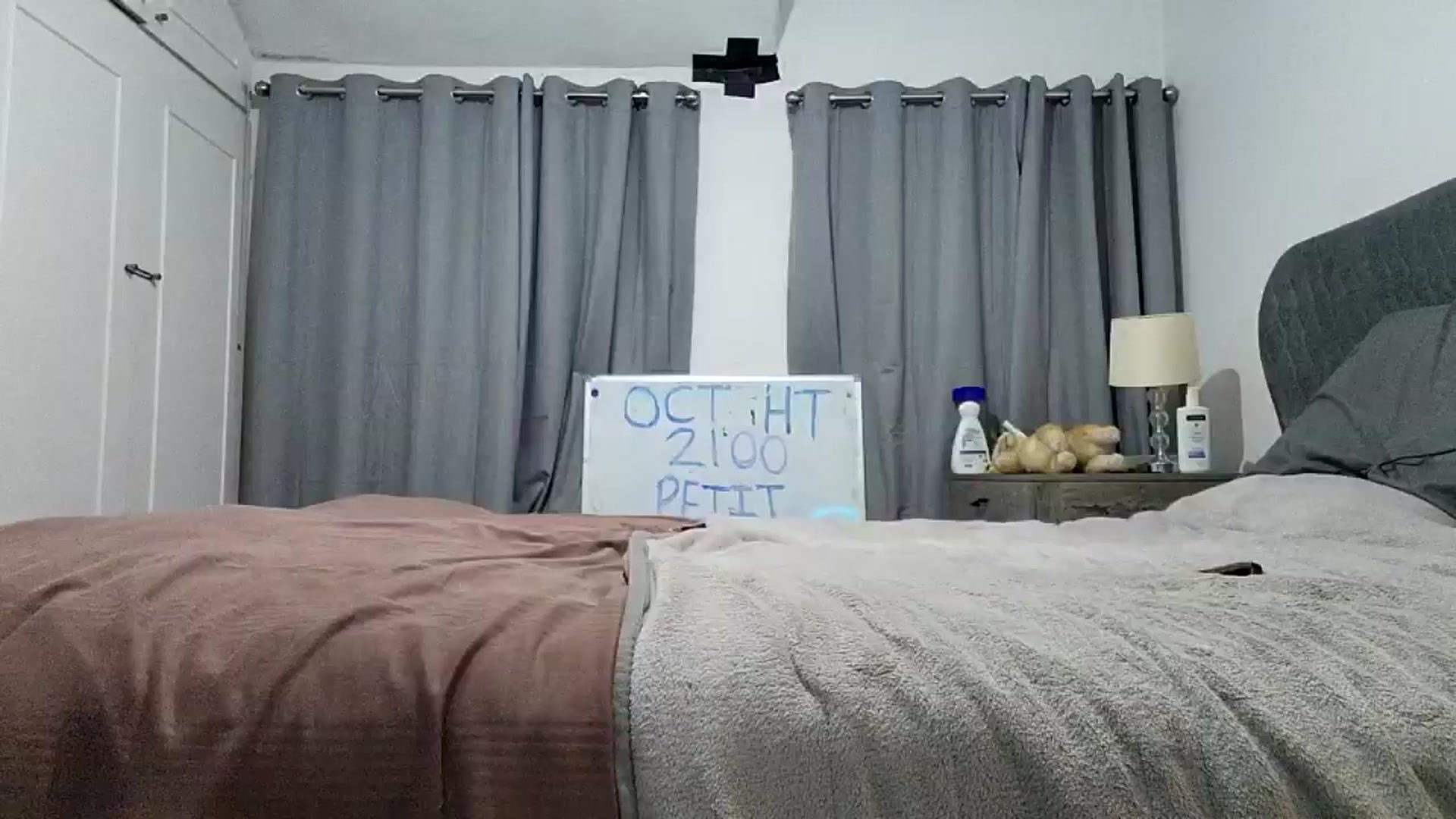 Gallery image thumbnail from RiaOnRerun's myfreecams stream on, 10/21/2024, 02:48 image 1 of 20