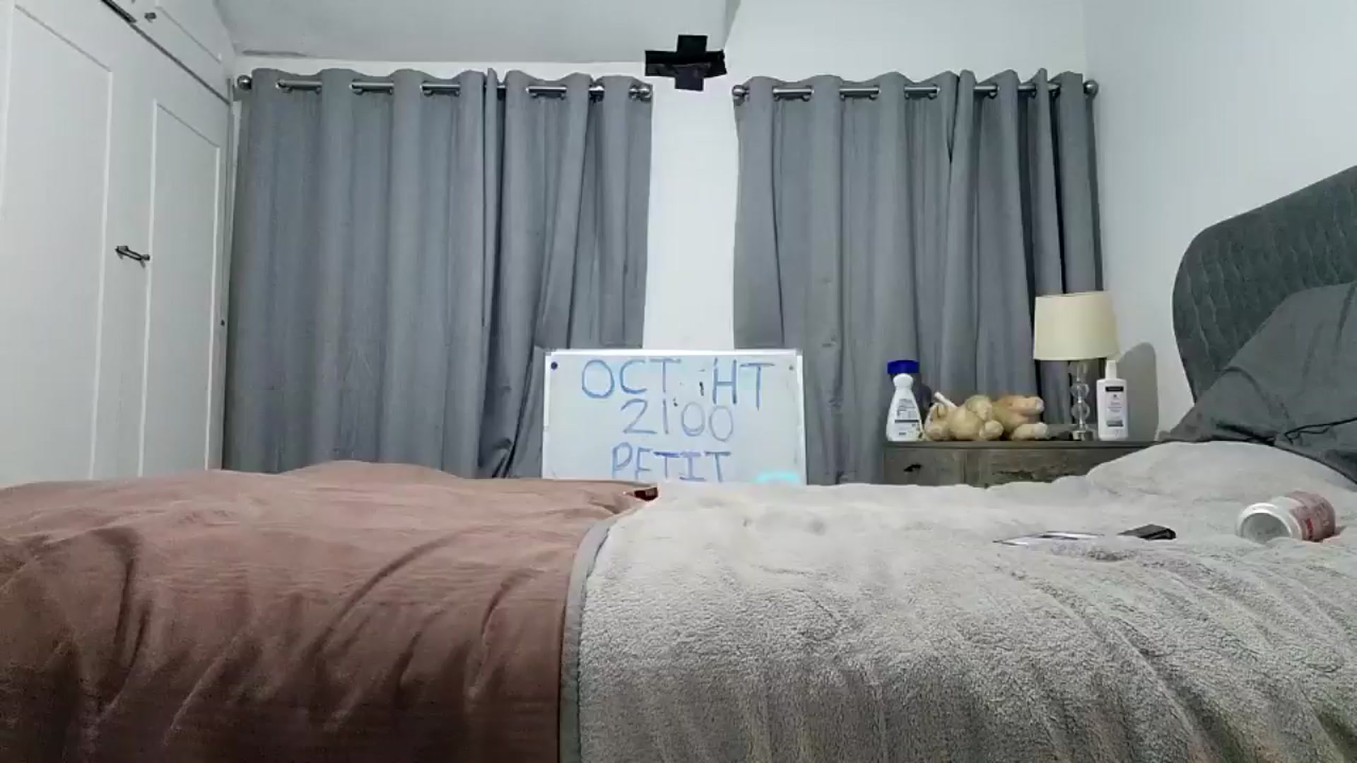 Gallery image thumbnail from RiaOnRerun's myfreecams stream on, 10/21/2024, 02:48 image 5 of 20
