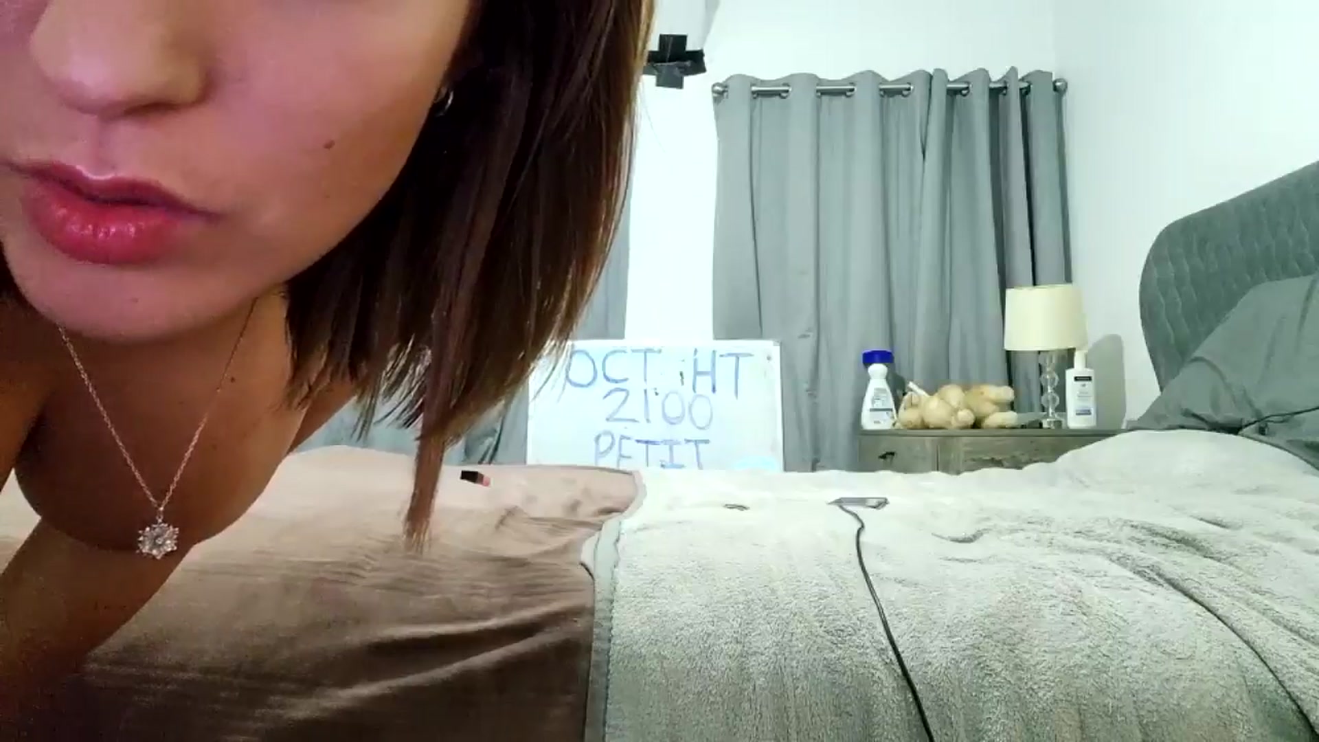Gallery image thumbnail from RiaOnRerun's myfreecams stream on, 10/21/2024, 04:35 image 5 of 20