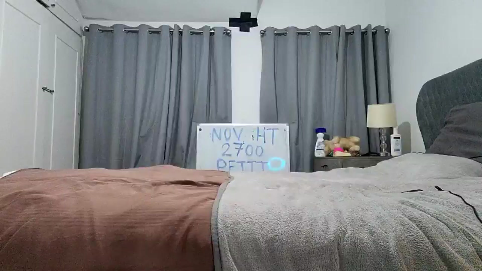 Gallery image thumbnail from Rialaska's myfreecams stream on, 11/25/2024, 23:45 image 14 of 20