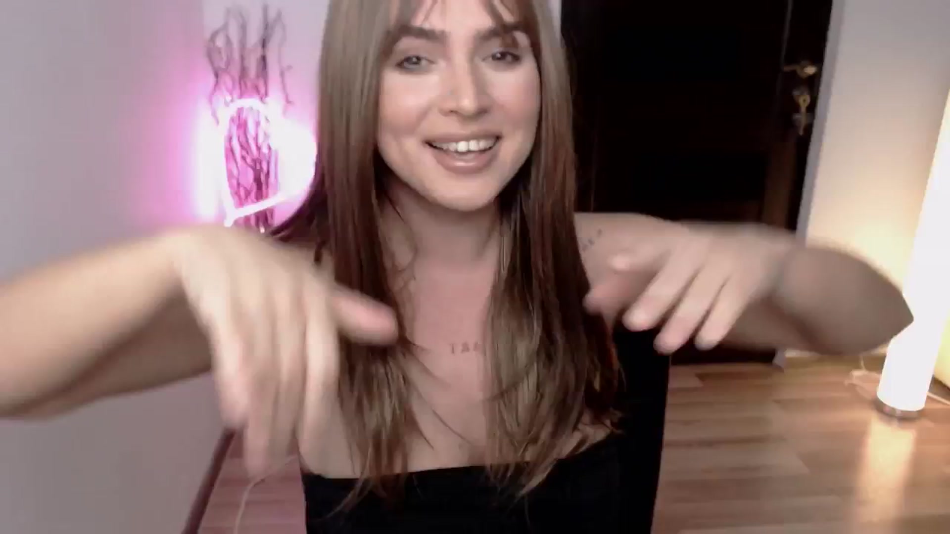Gallery image thumbnail from RianaCrystal's myfreecams stream on, 02/18/2026, 16:18 image 17 of 20