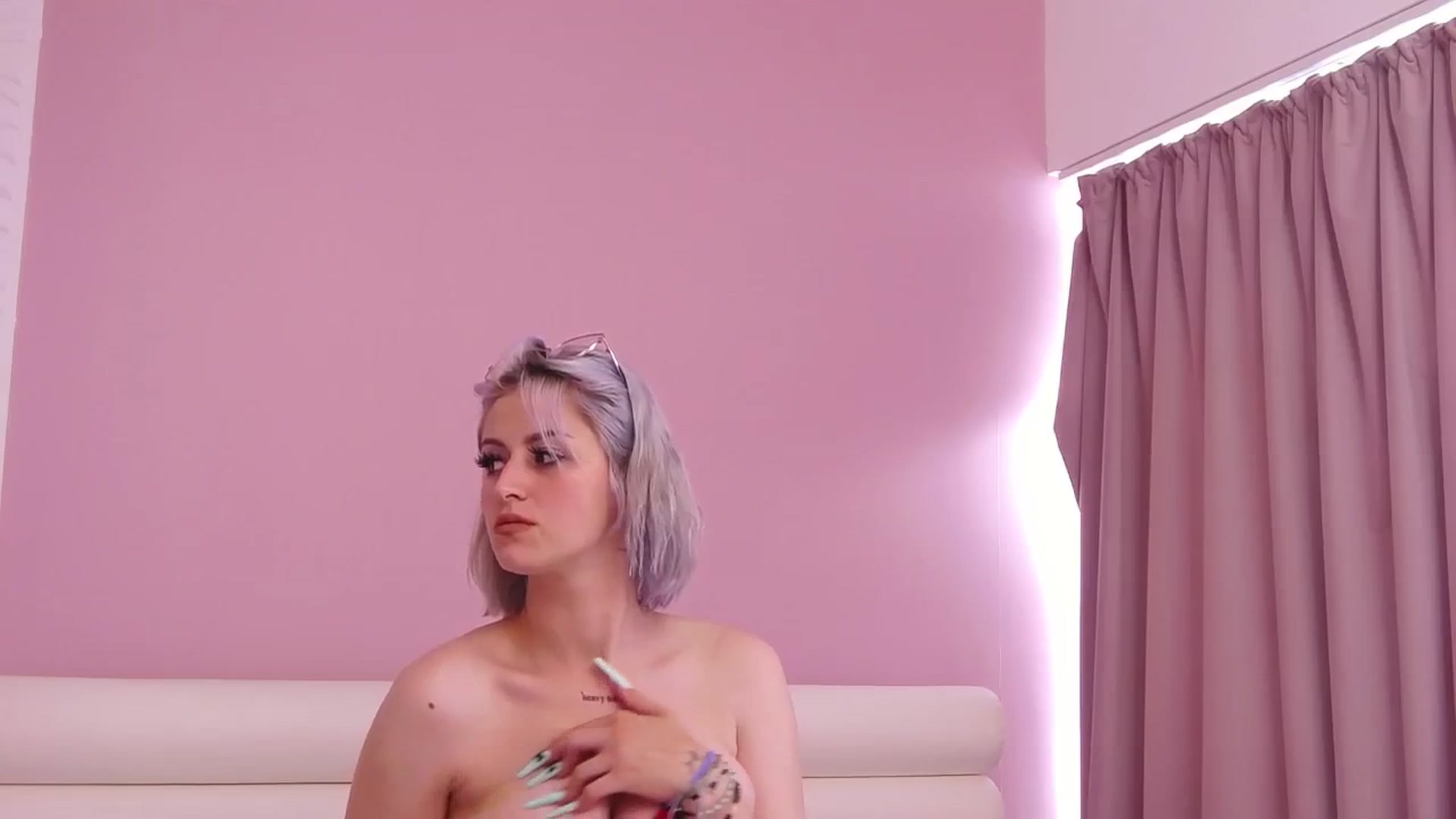 Gallery image thumbnail from RiannaBB's myfreecams stream on, 07/03/2024, 10:39 image 2 of 20