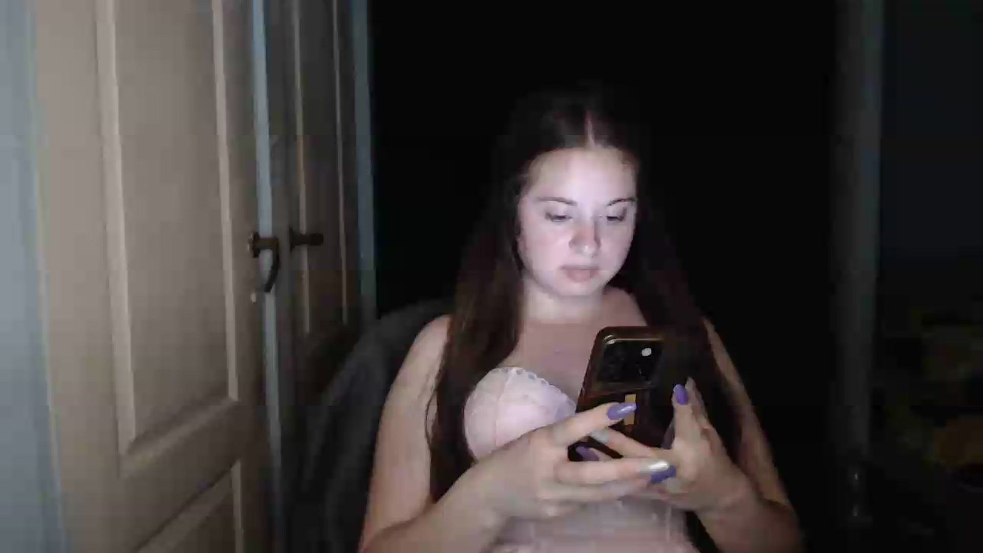 Gallery image thumbnail from Rihannared113's myfreecams stream on, 07/01/2026, 18:40 image 15 of 20