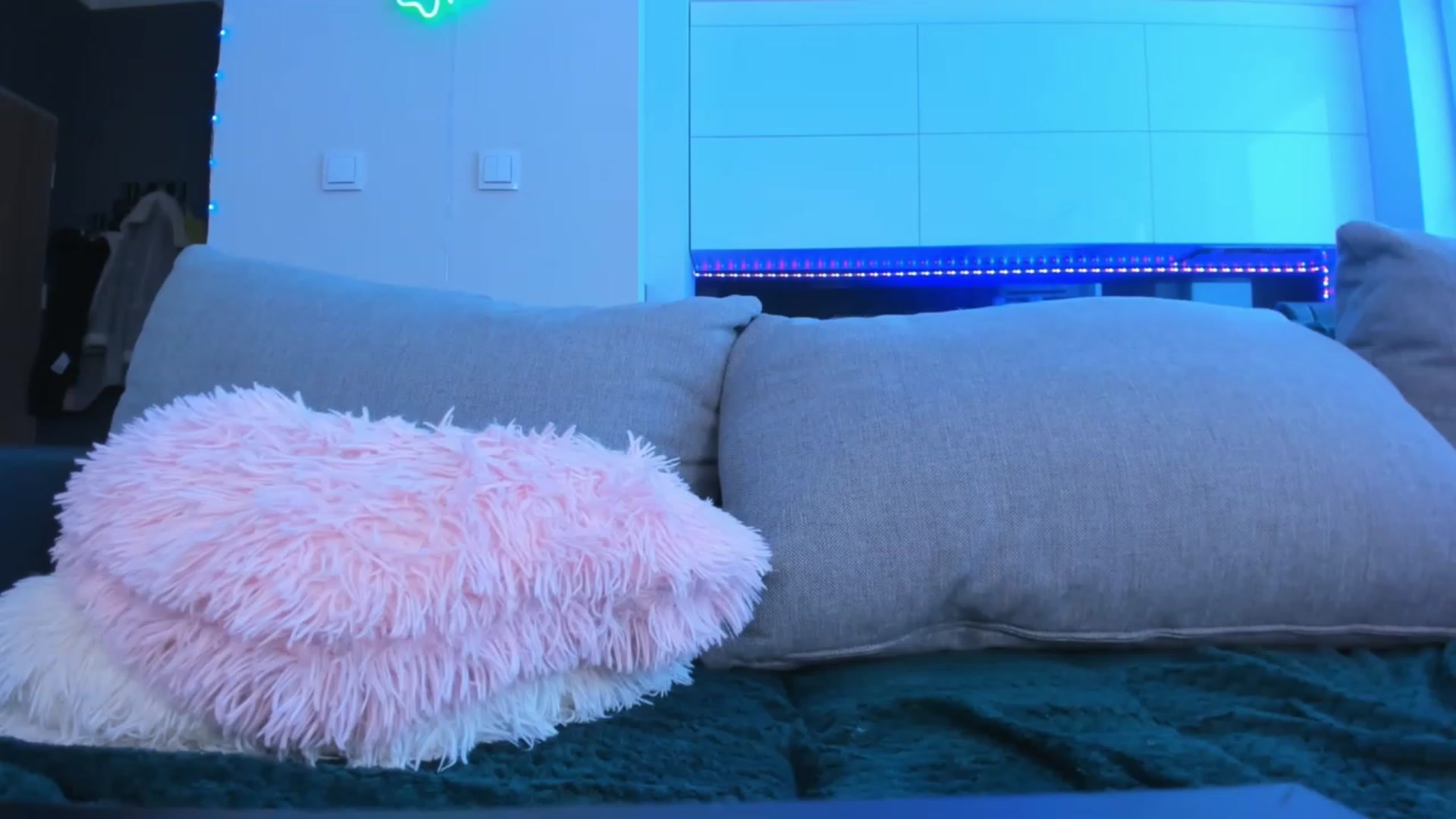 Gallery image thumbnail from Rika_Love's myfreecams stream on, 04/14/2023, 09:13 image 14 of 20