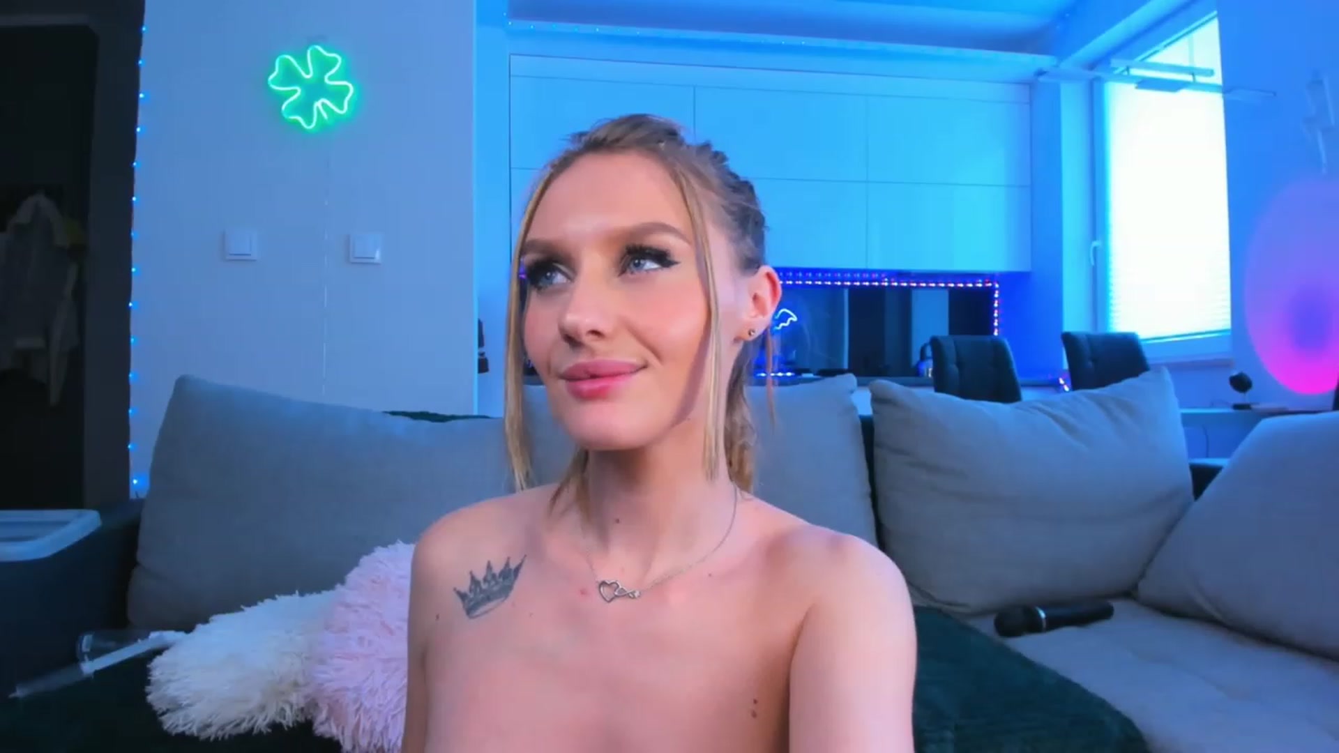 Gallery image thumbnail from Rika_Love's myfreecams stream on, 04/14/2023, 10:39 image 15 of 20