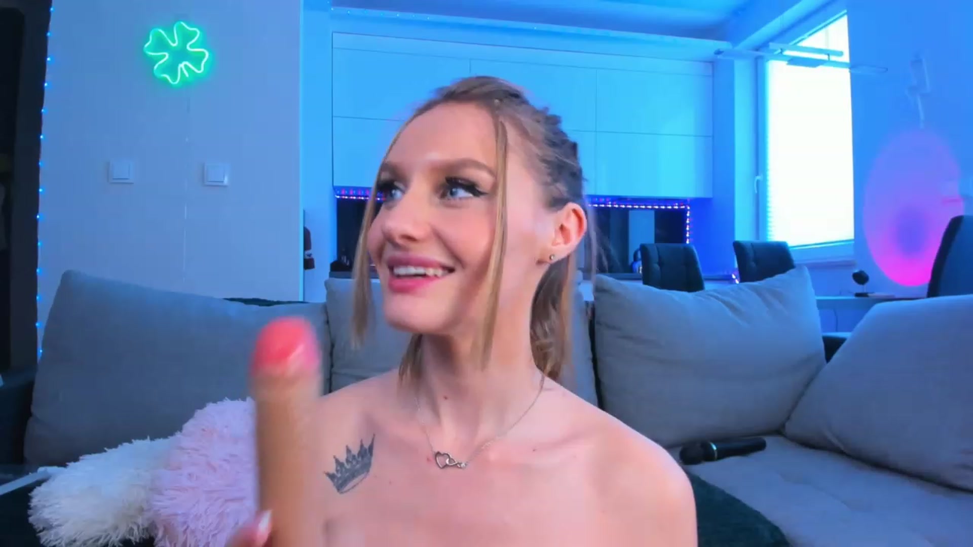 Gallery image thumbnail from Rika_Love's myfreecams stream on, 04/14/2023, 10:39 image 18 of 20