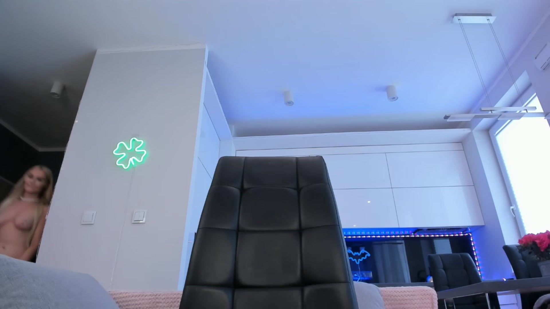 Gallery image thumbnail from Rika_Love's myfreecams stream on, 06/14/2023, 10:53 image 16 of 20