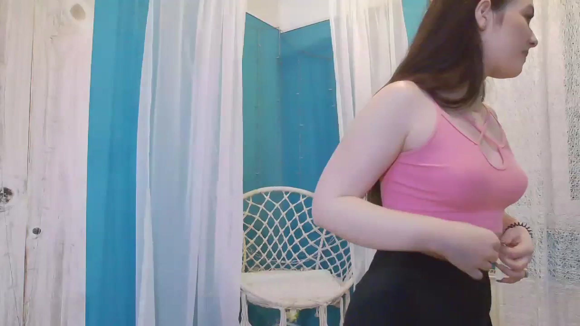 Gallery image thumbnail from Rikki's myfreecams stream on, 12/04/2023, 15:40 image 2 of 20
