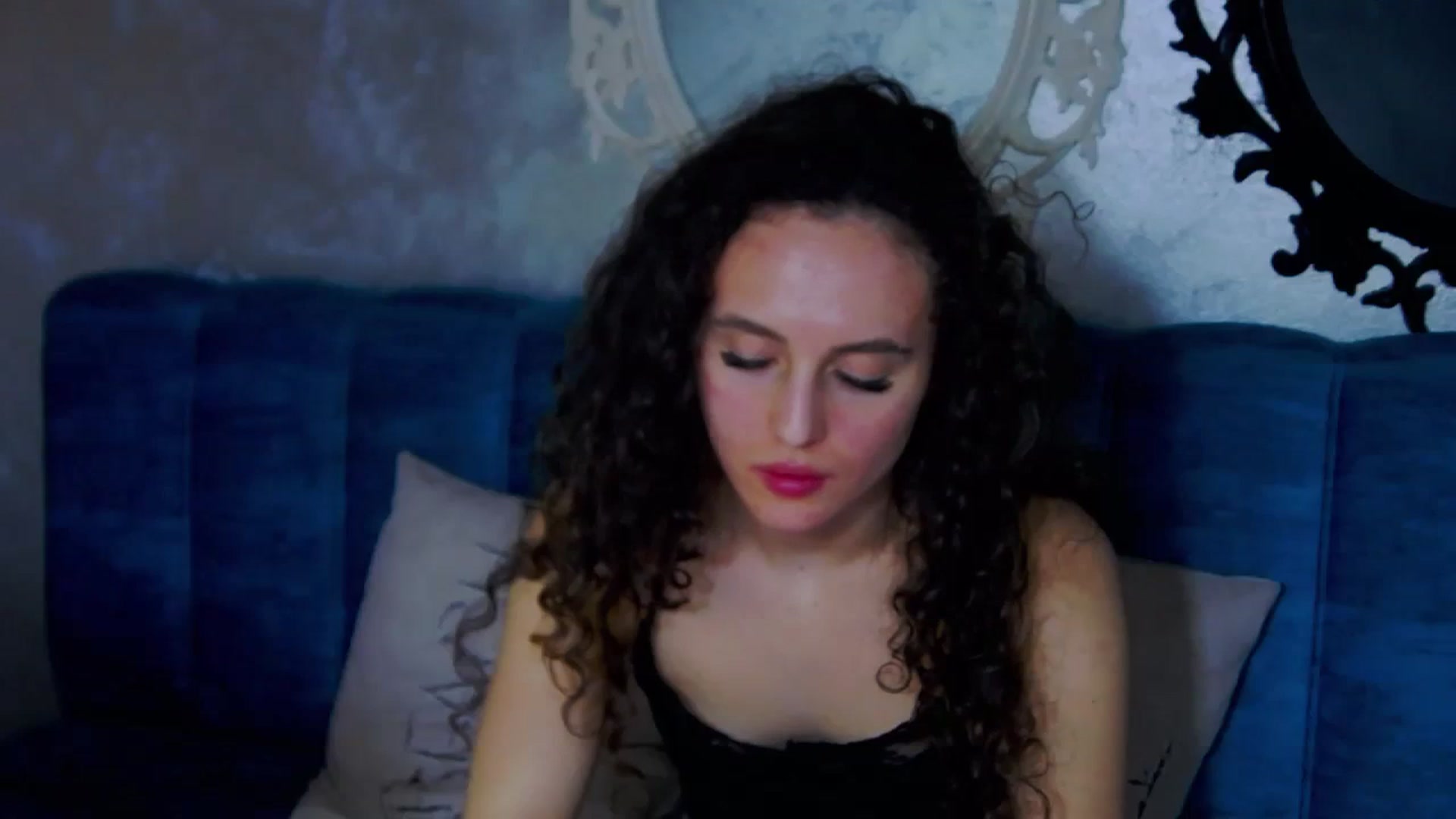 Gallery image thumbnail from Rikki's myfreecams stream on, 12/19/2023, 19:01 image 5 of 20