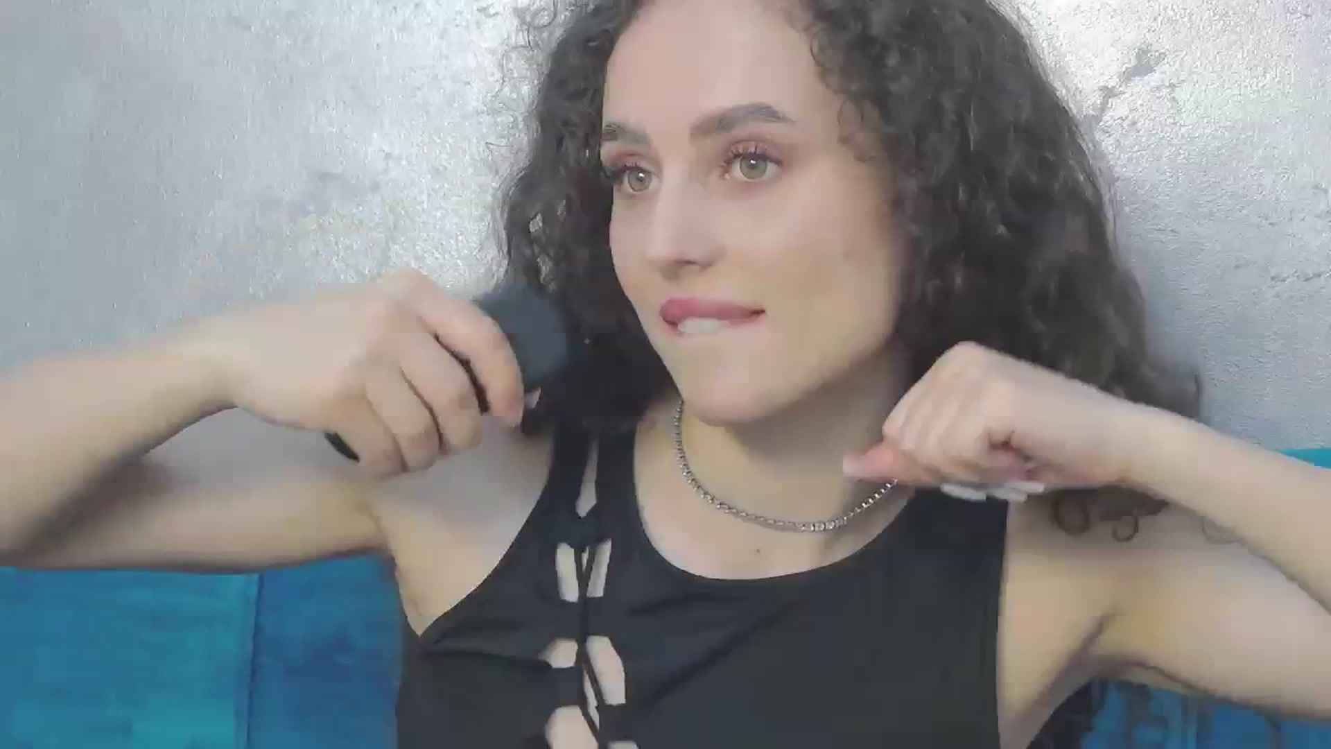 Gallery image thumbnail from Rikki's myfreecams stream on, 01/25/2024, 17:23 image 1 of 20