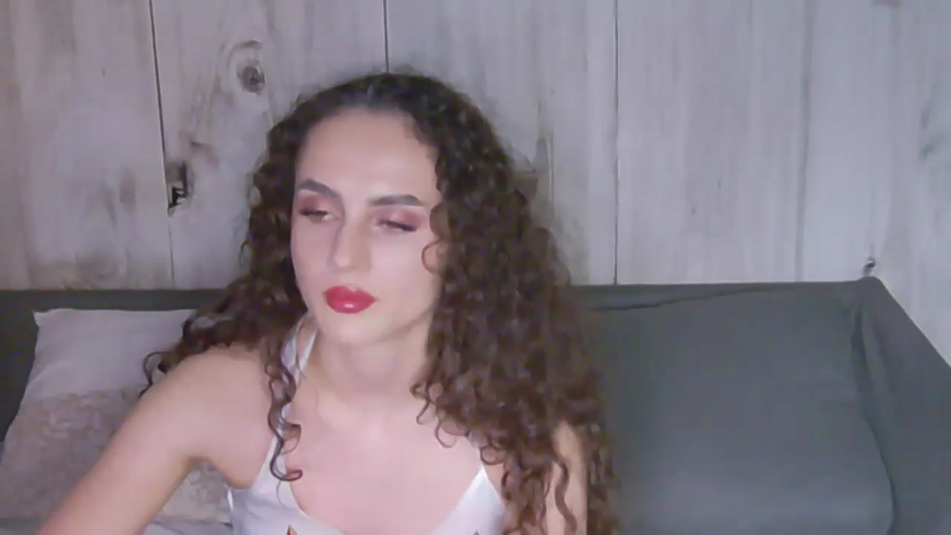 Gallery image thumbnail from Rikki's myfreecams stream on, 04/16/2024, 19:43 image 19 of 20