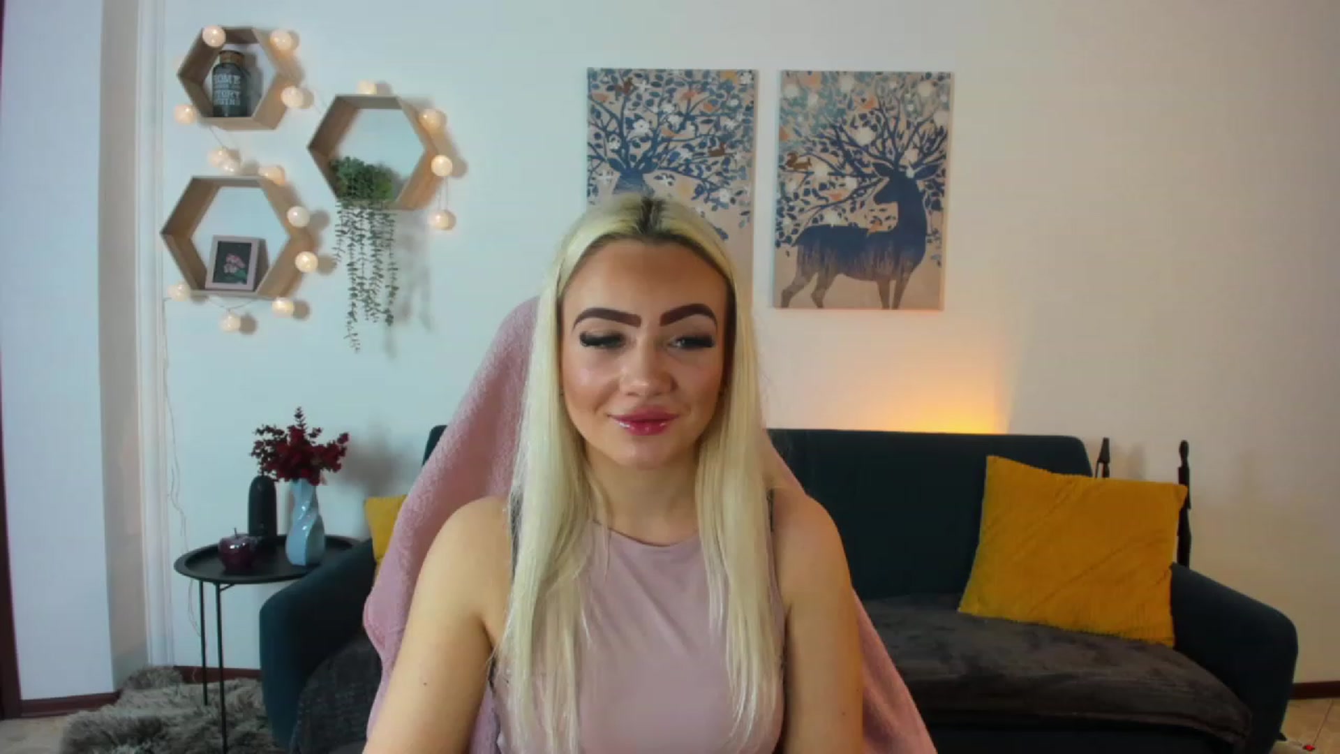 Gallery image thumbnail from Rileeyreidd18's myfreecams stream on, 11/25/2022, 10:09 image 19 of 20