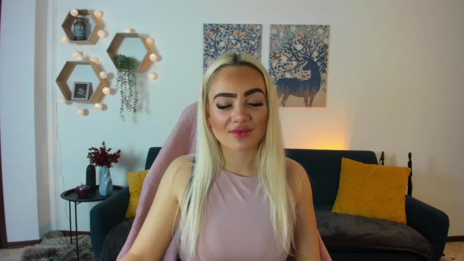 Gallery image thumbnail from Rileeyreidd18's myfreecams stream on, 11/25/2022, 11:25 image 3 of 20