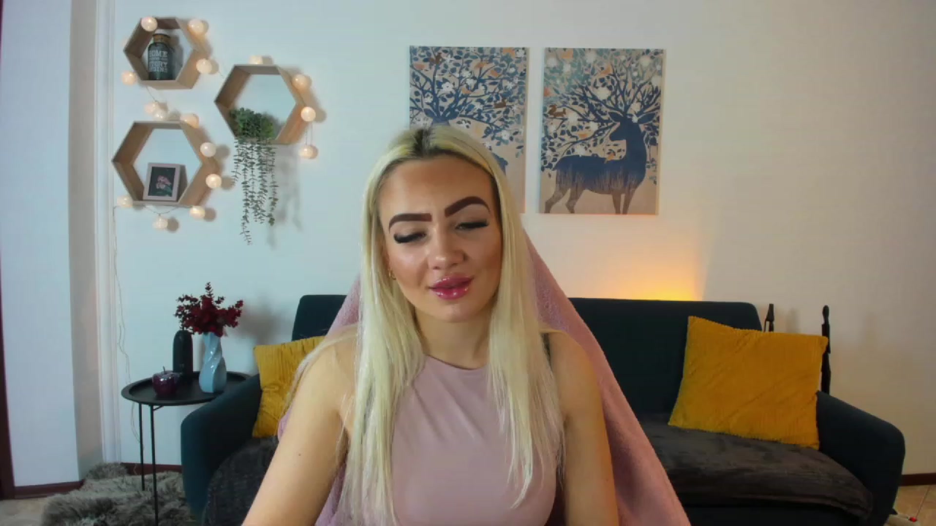 Gallery image thumbnail from Rileeyreidd18's myfreecams stream on, 11/25/2022, 11:25 image 7 of 20