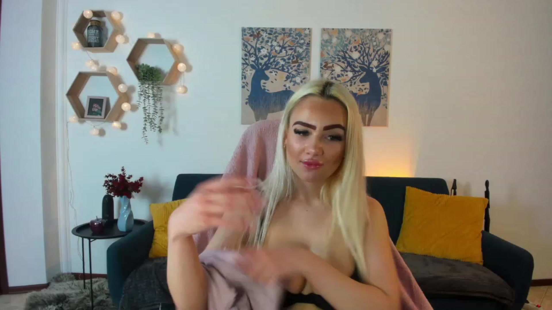 Gallery image thumbnail from Rileeyreidd18's myfreecams stream on, 11/25/2022, 11:48 image 19 of 20