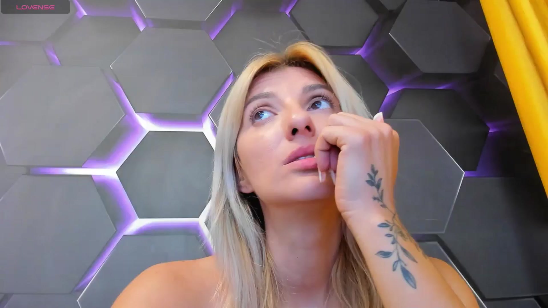 Gallery image thumbnail from RileyLanna's myfreecams stream on, 08/22/2025, 06:56 image 9 of 20