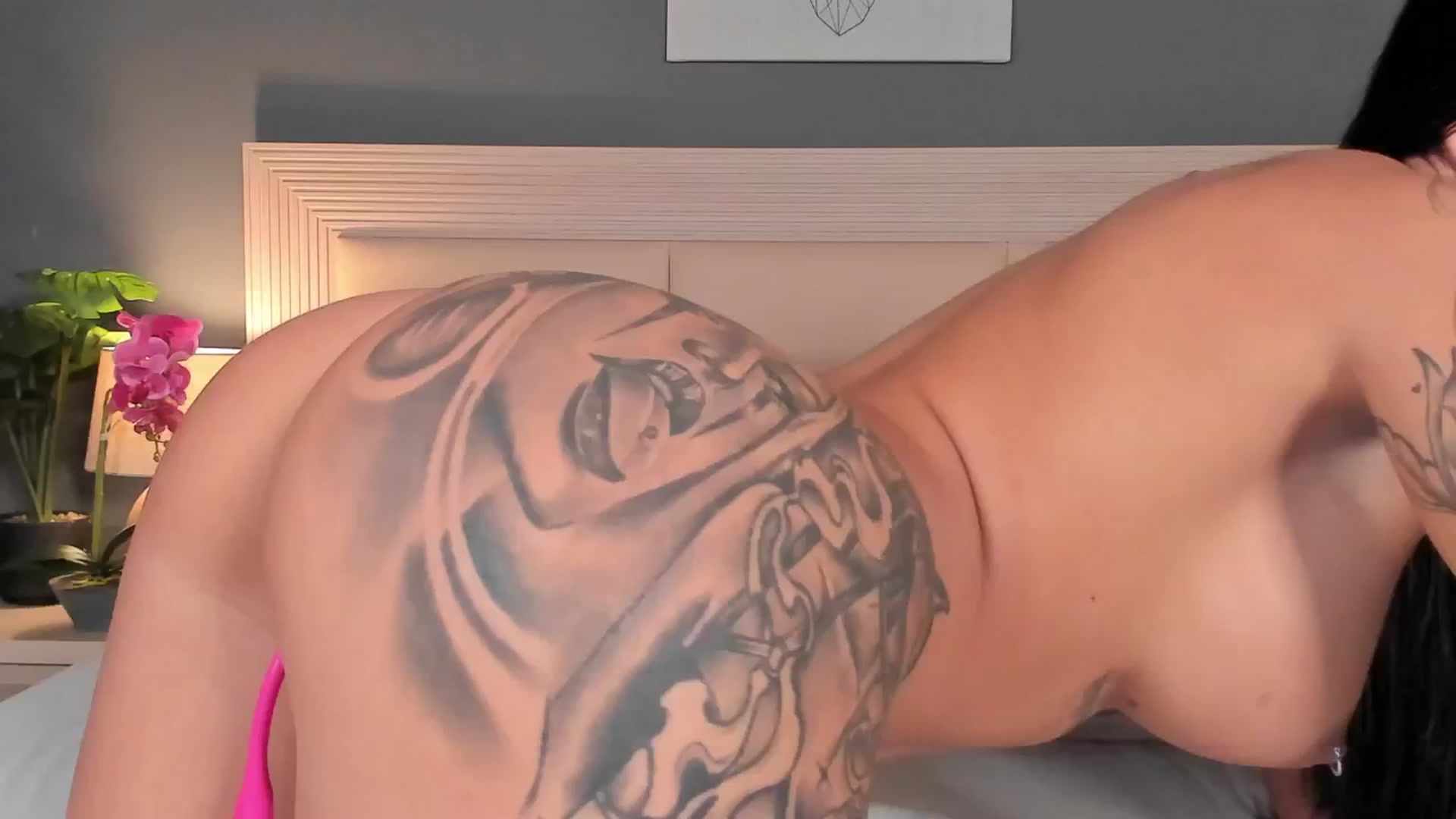 Gallery image thumbnail from RileyR33d's myfreecams stream on, 01/20/2025, 16:22 image 8 of 20