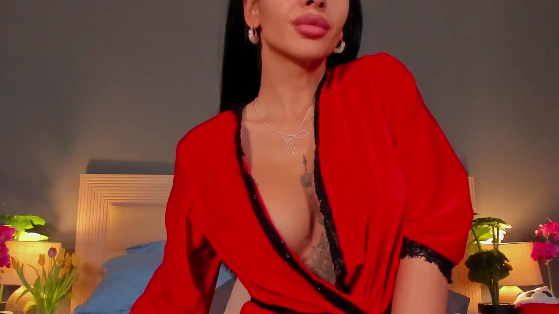 Gallery image thumbnail from RileyR33d's myfreecams stream on, 04/13/2025, 18:32 image 7 of 20