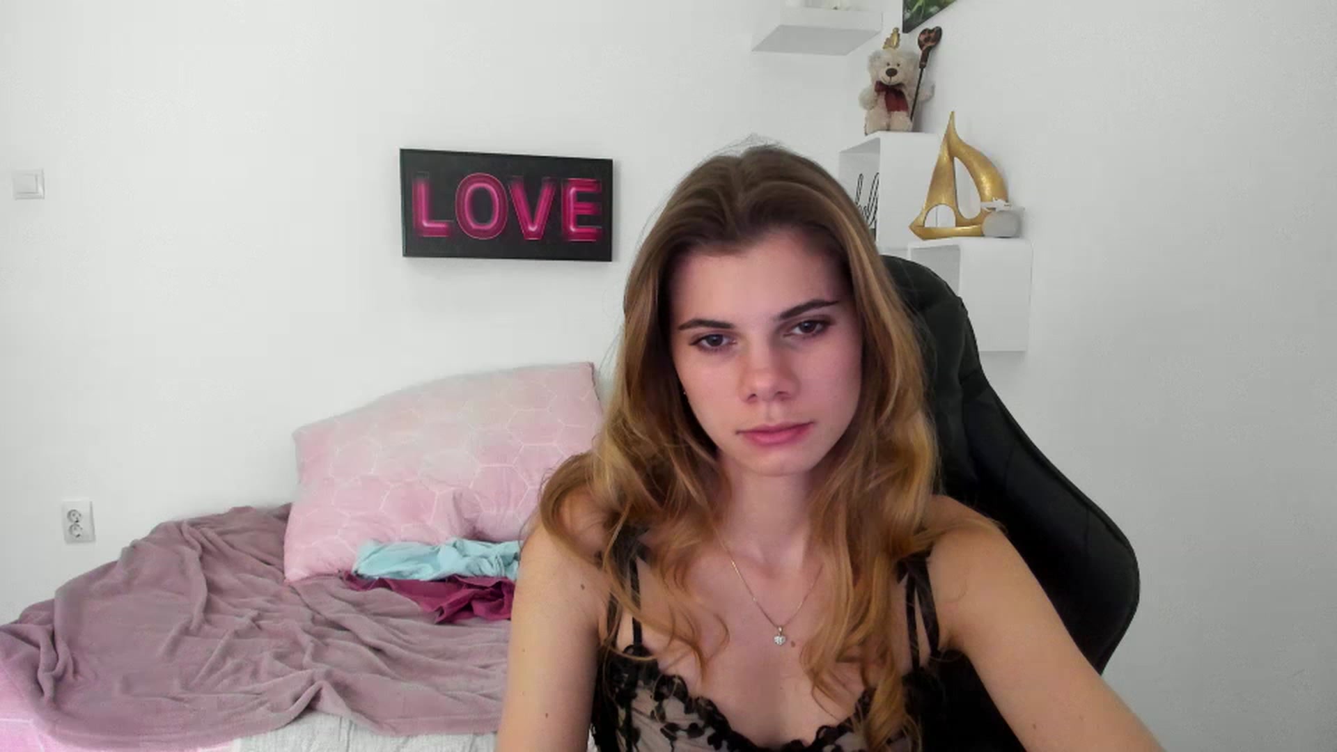 Gallery image thumbnail from RileyReid_18's myfreecams stream on, 12/28/2022, 17:59 image 11 of 20