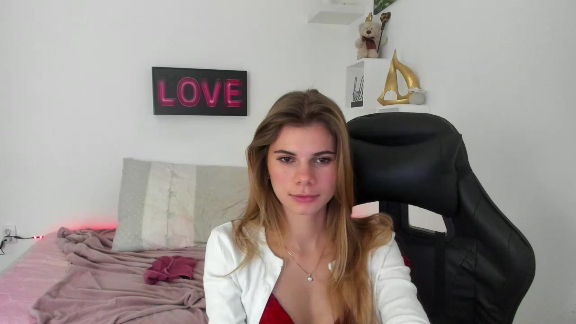 Gallery image thumbnail from RileyReid_18's myfreecams stream on, 12/31/2022, 10:23 image 11 of 20