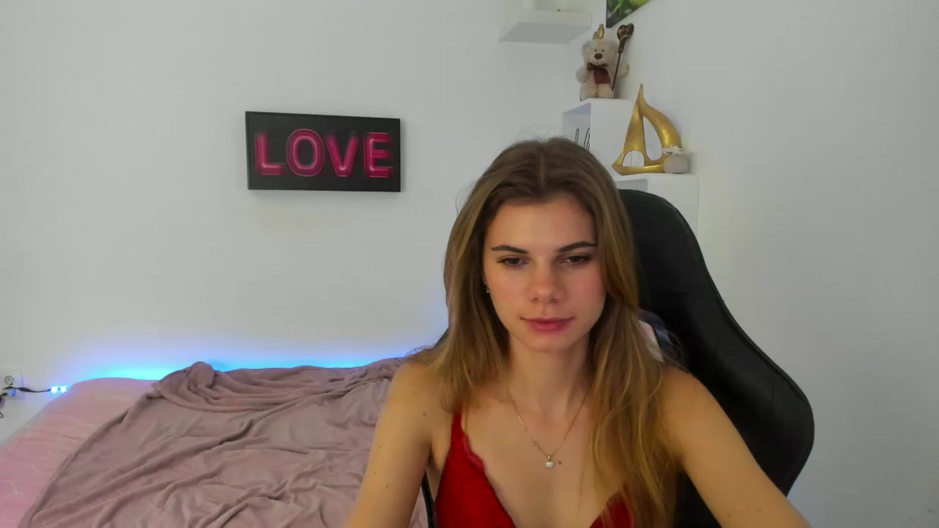 Gallery image thumbnail from RileyReid_18's myfreecams stream on, 12/31/2022, 12:00 image 3 of 20