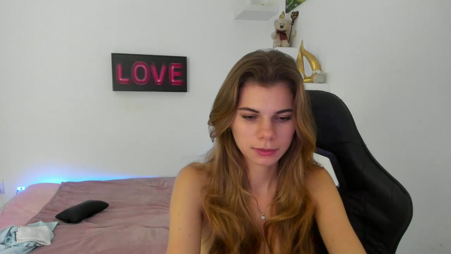 Gallery image thumbnail from RileyReid_18's myfreecams stream on, 01/01/2023, 17:00 image 20 of 20