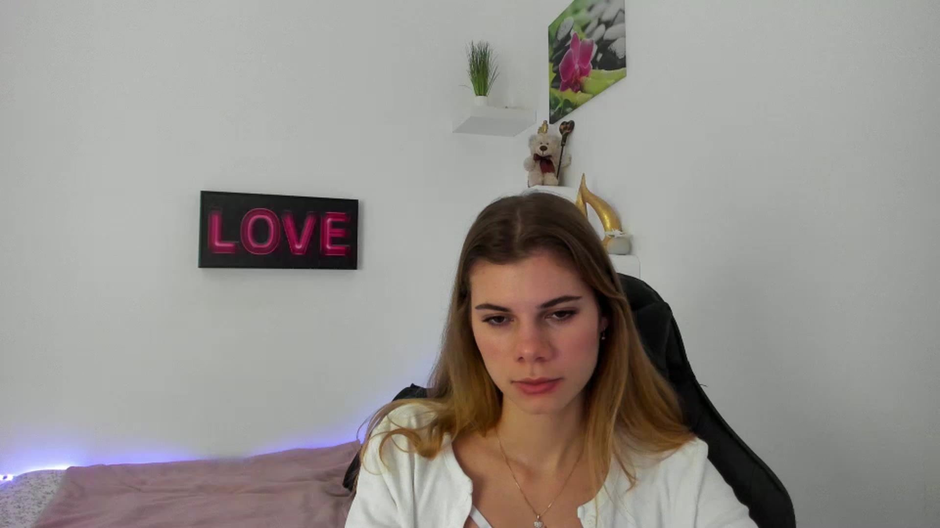 Gallery image thumbnail from RileyReid_18's myfreecams stream on, 01/02/2023, 14:53 image 6 of 20